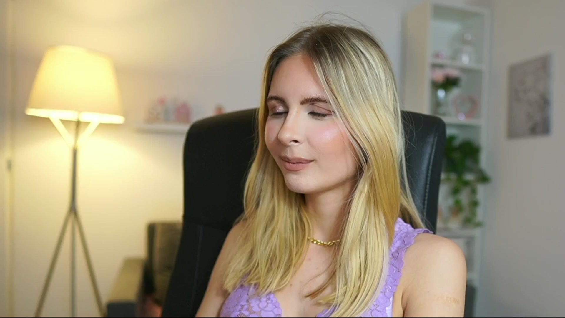 Gallery image thumbnail from Catecrago_'s myfreecams stream on, 05/27/2025, 17:47 image 12 of 20