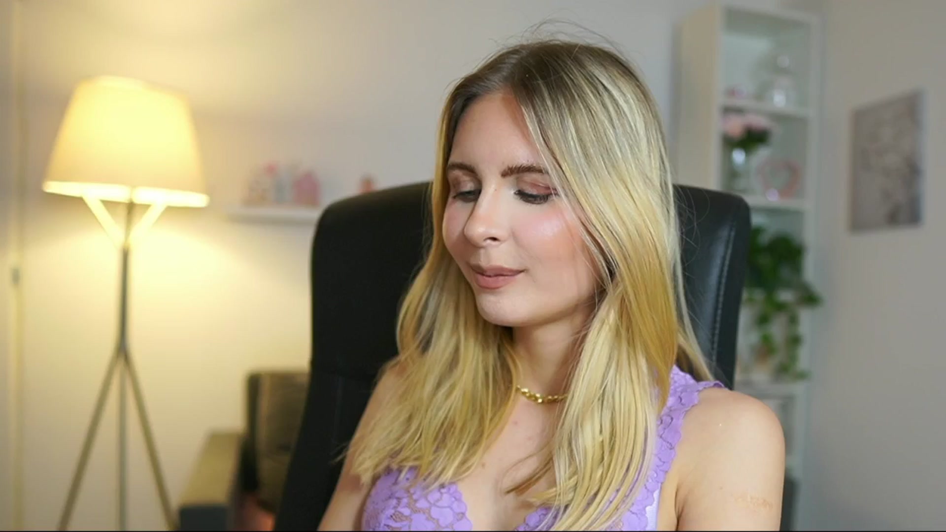 Gallery image thumbnail from Catecrago_'s myfreecams stream on, 05/27/2025, 17:47 image 13 of 20