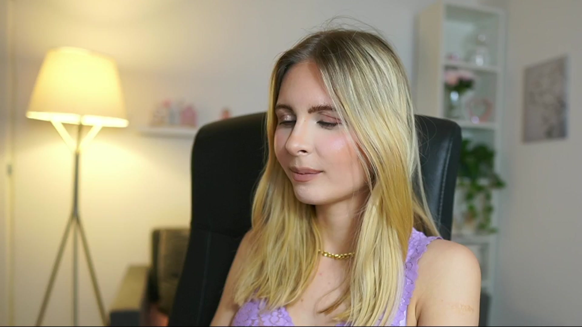 Gallery image thumbnail from Catecrago_'s myfreecams stream on, 05/27/2025, 17:47 image 17 of 20