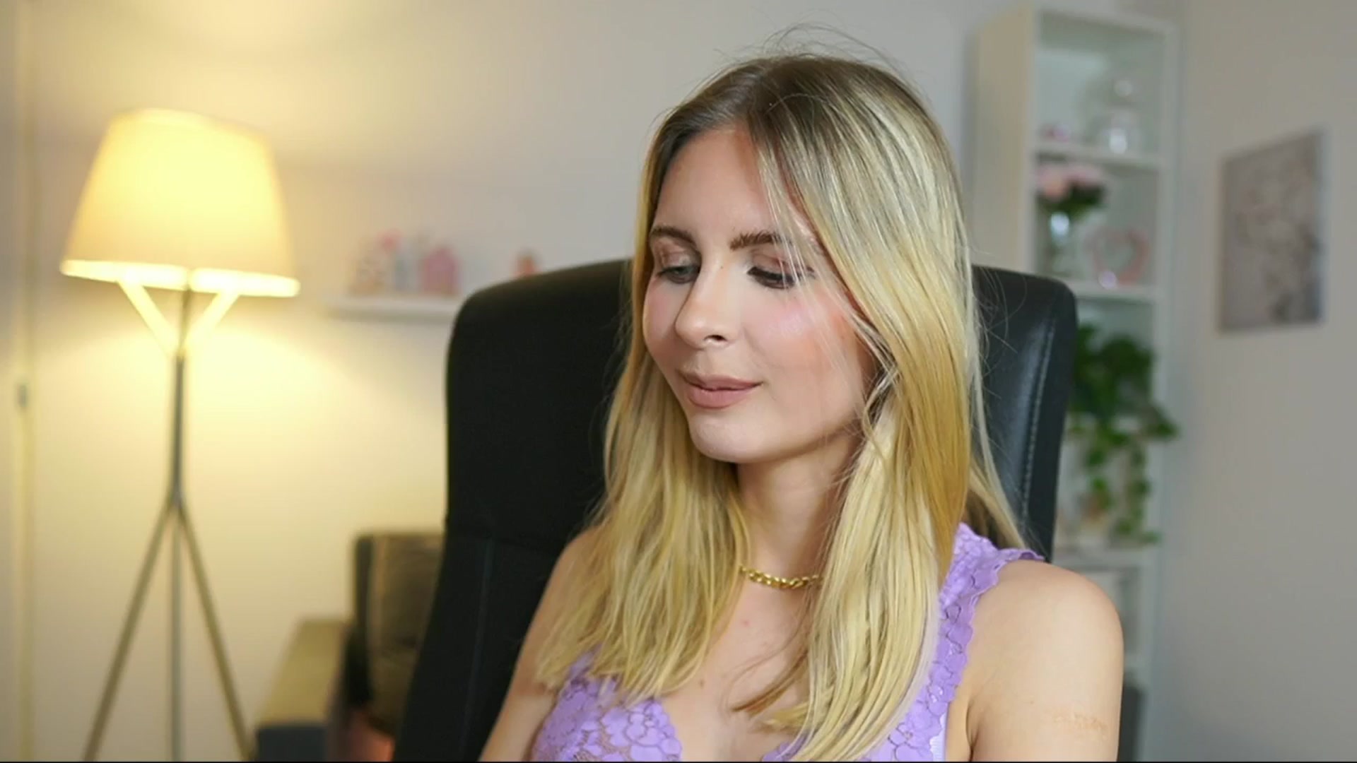 Gallery image thumbnail from Catecrago_'s myfreecams stream on, 05/27/2025, 17:47 image 9 of 20