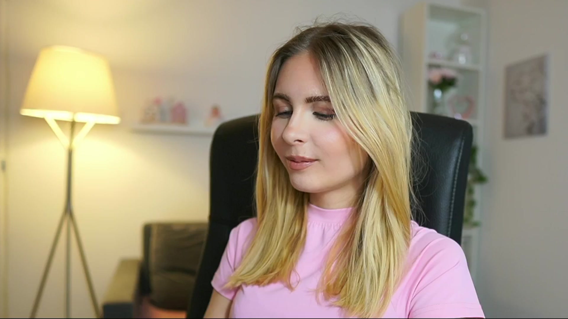 Gallery image thumbnail from Catecrago_'s myfreecams stream on, 05/28/2025, 08:59 image 7 of 20