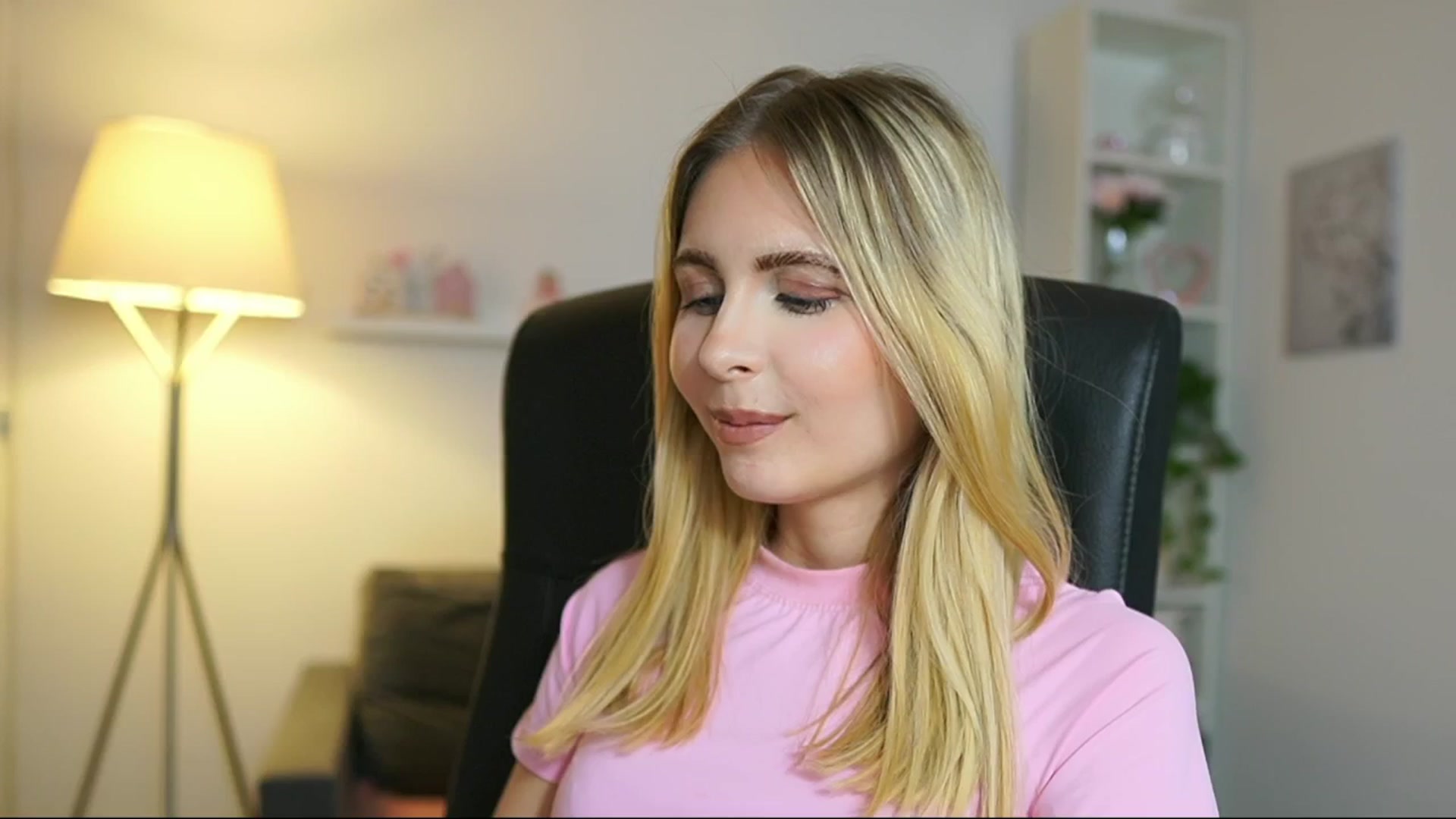 Gallery image thumbnail from Catecrago_'s myfreecams stream on, 05/28/2025, 11:36 image 13 of 20