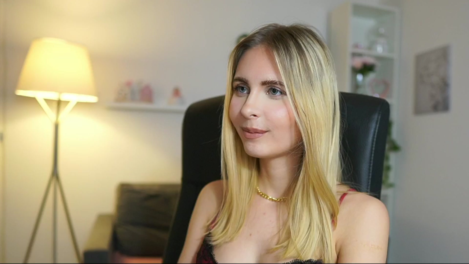 Gallery image thumbnail from Catecrago_'s myfreecams stream on, 05/28/2025, 12:28 image 17 of 20