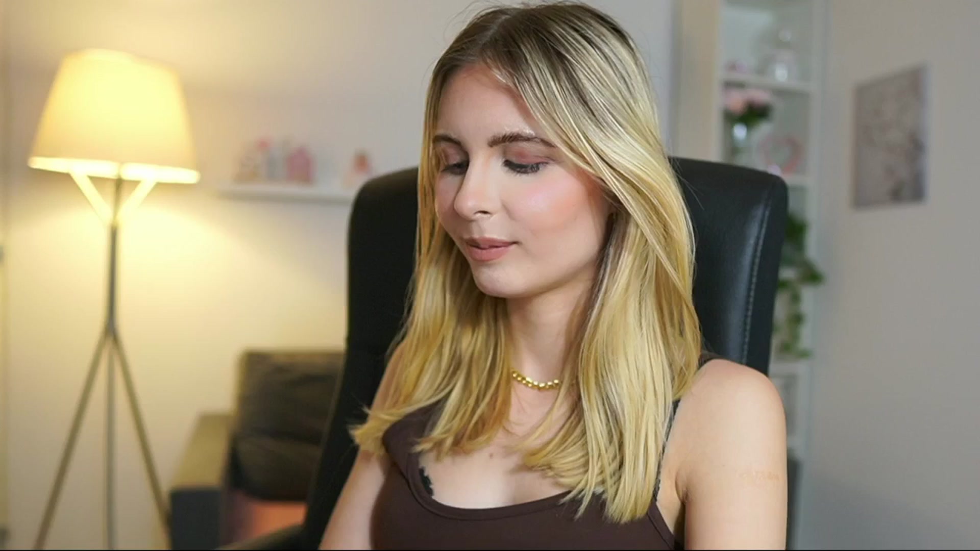 Gallery image thumbnail from Catecrago_'s myfreecams stream on, 05/29/2025, 14:03 image 12 of 20