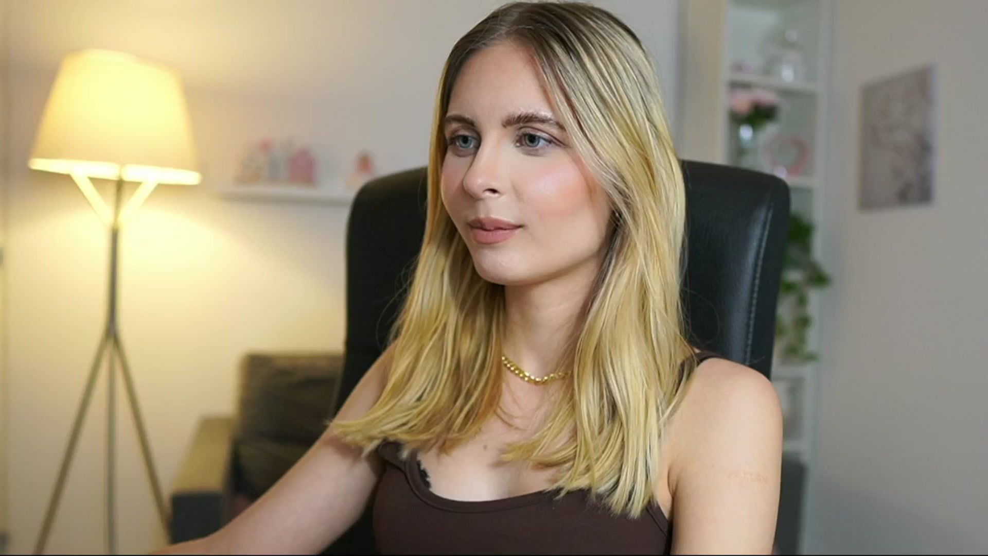 Gallery image thumbnail from Catecrago_'s myfreecams stream on, 05/29/2025, 14:03 image 7 of 20