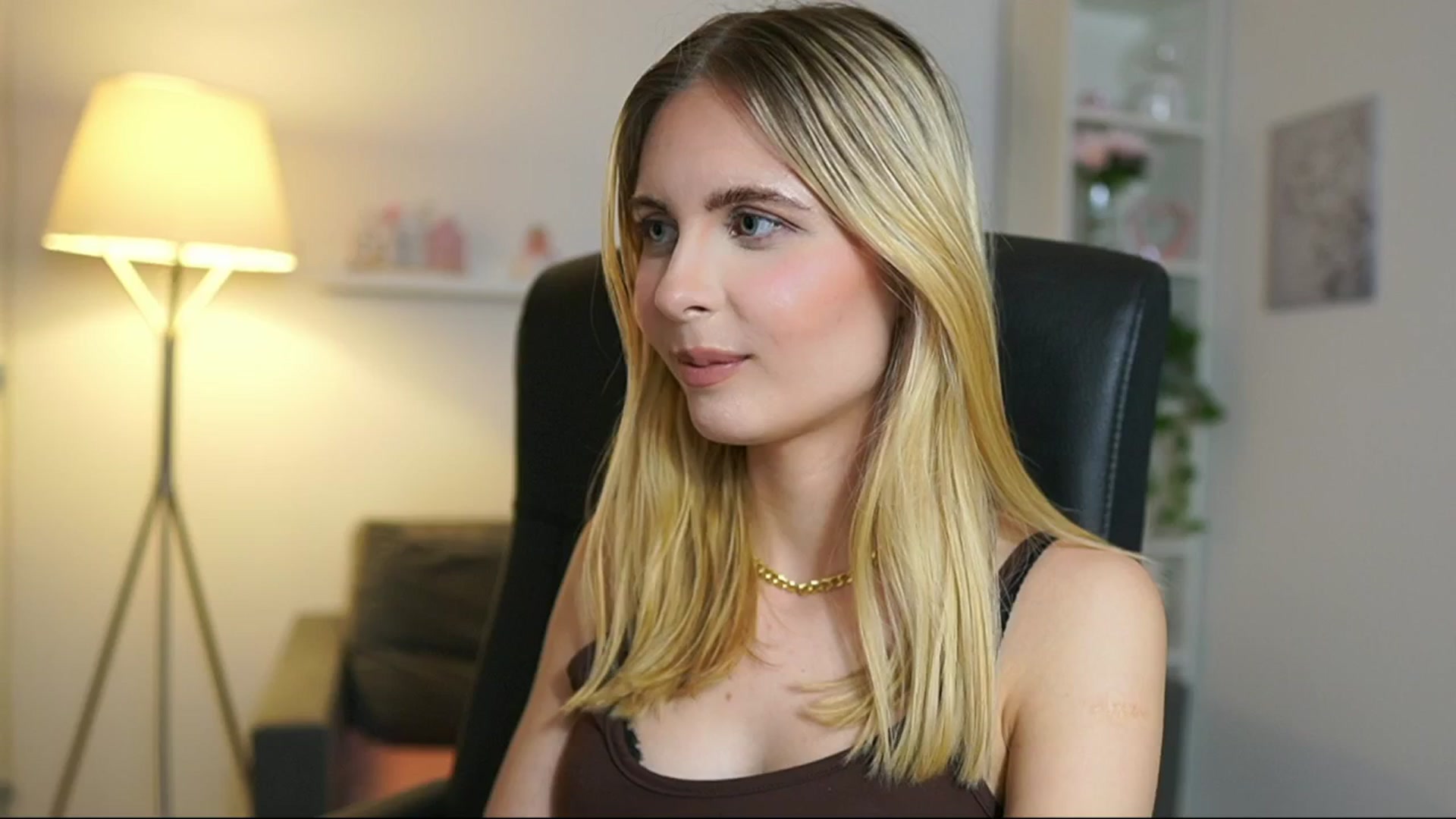 Gallery image thumbnail from Catecrago_'s myfreecams stream on, 05/29/2025, 14:03 image 10 of 20