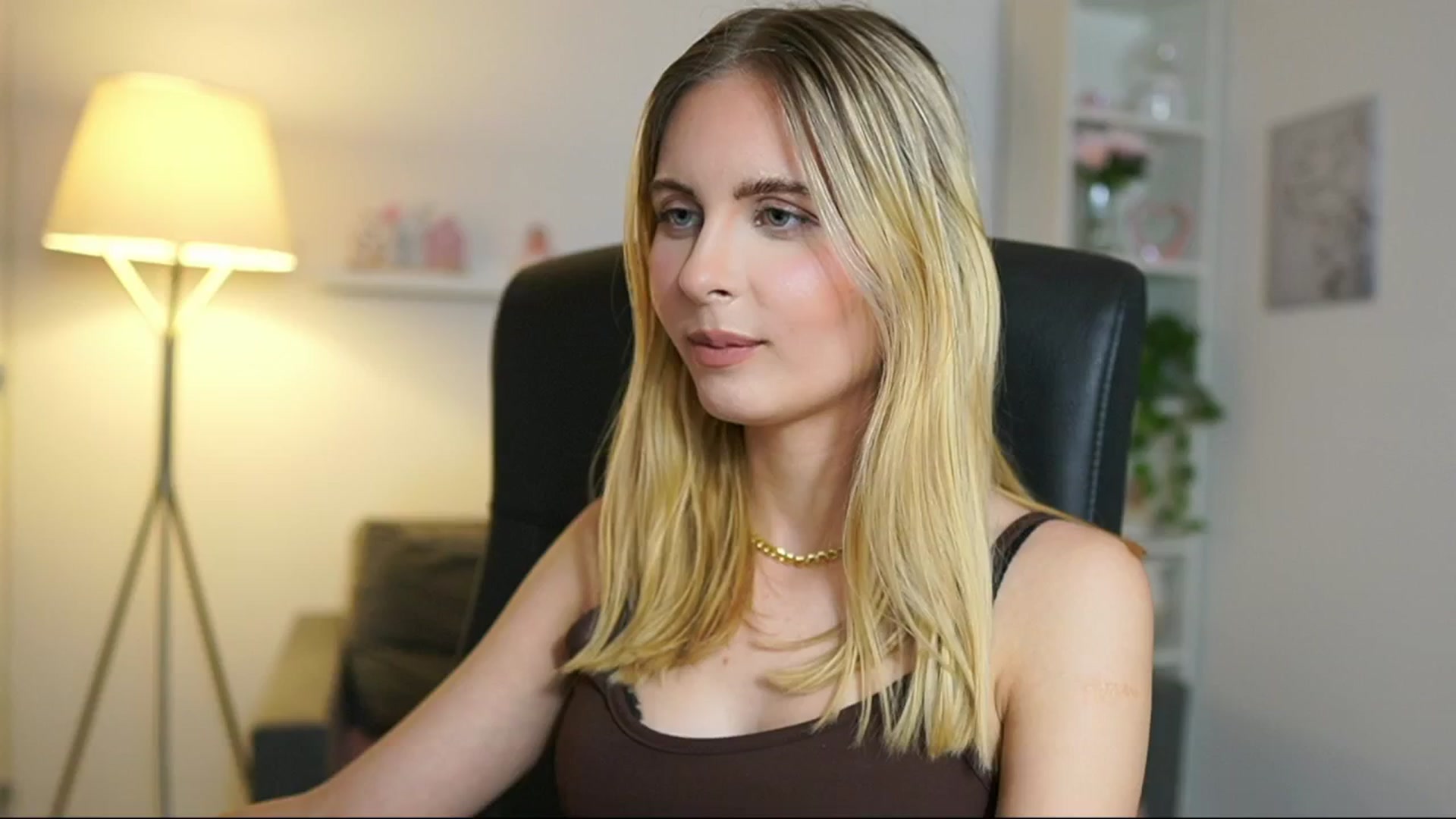 Gallery image thumbnail from Catecrago_'s myfreecams stream on, 05/29/2025, 14:03 image 8 of 20
