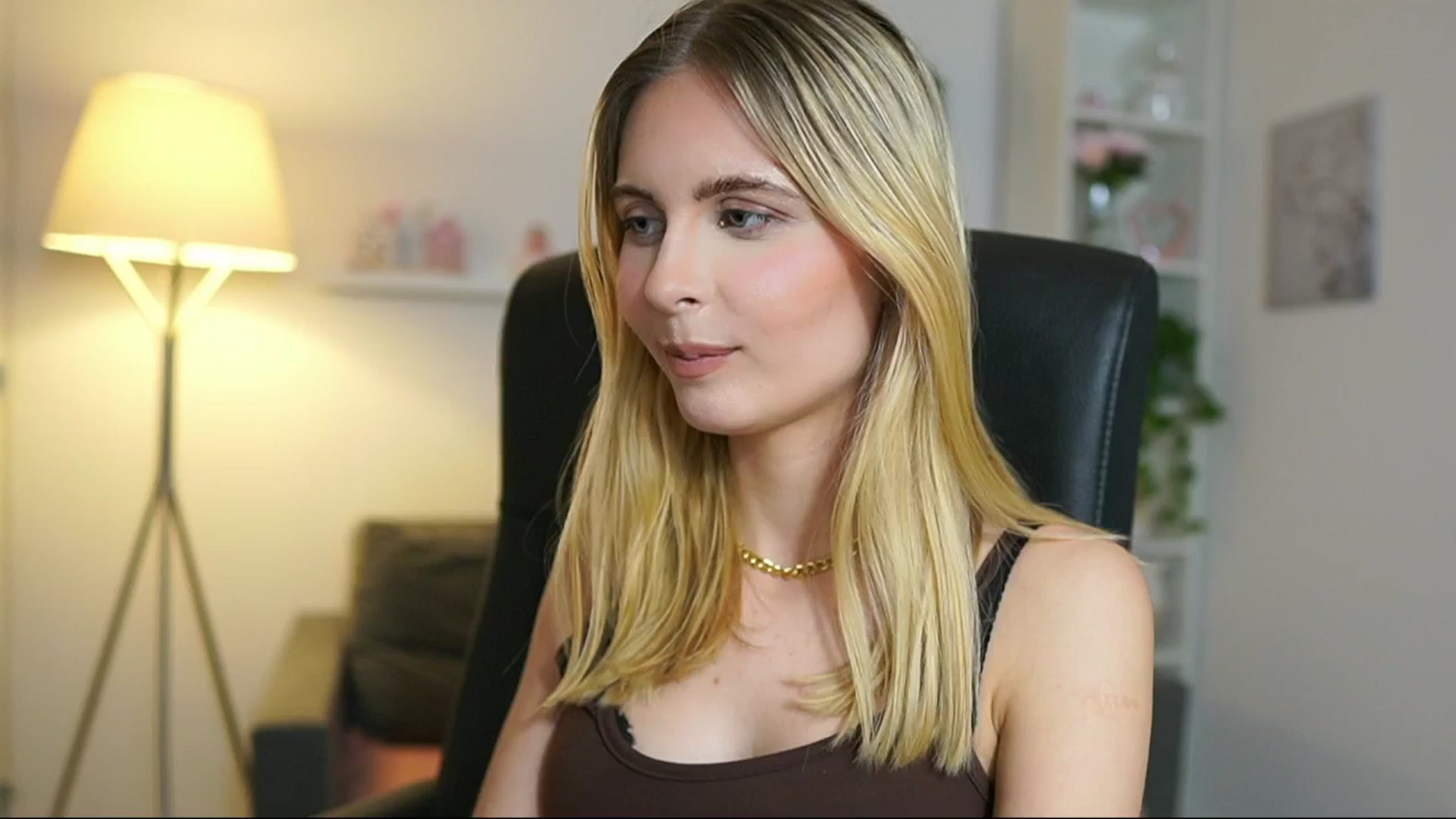 Gallery image thumbnail from Catecrago_'s myfreecams stream on, 05/29/2025, 14:03 image 11 of 20