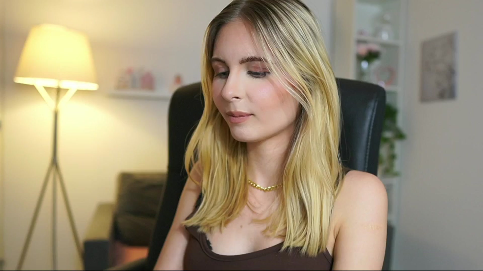 Gallery image thumbnail from Catecrago_'s myfreecams stream on, 05/29/2025, 14:03 image 2 of 20