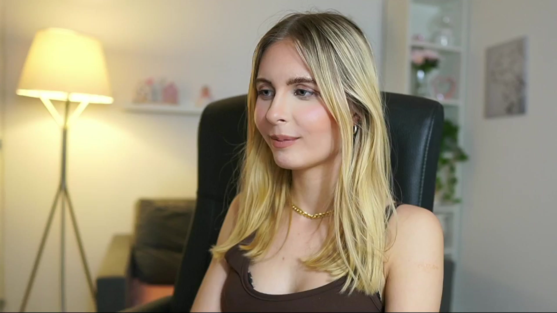 Gallery image thumbnail from Catecrago_'s myfreecams stream on, 05/29/2025, 14:03 image 16 of 20