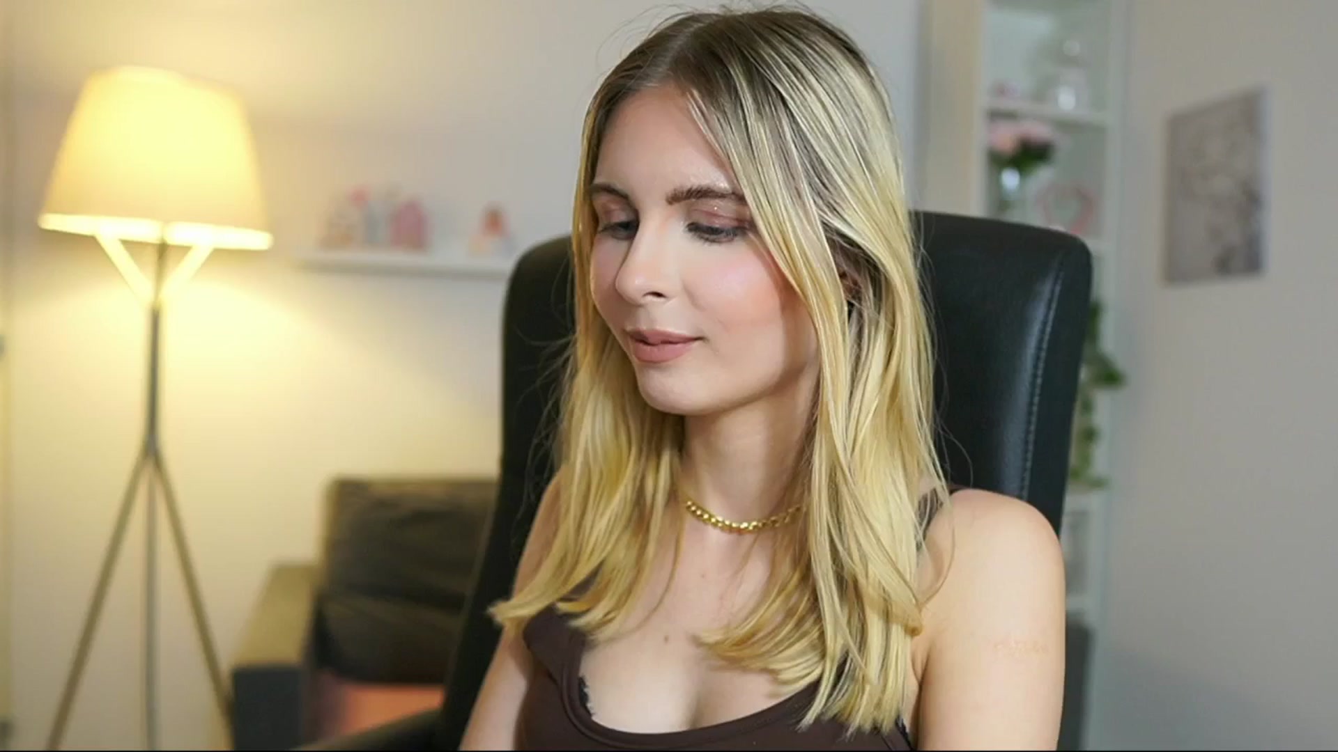 Gallery image thumbnail from Catecrago_'s myfreecams stream on, 05/29/2025, 14:03 image 15 of 20
