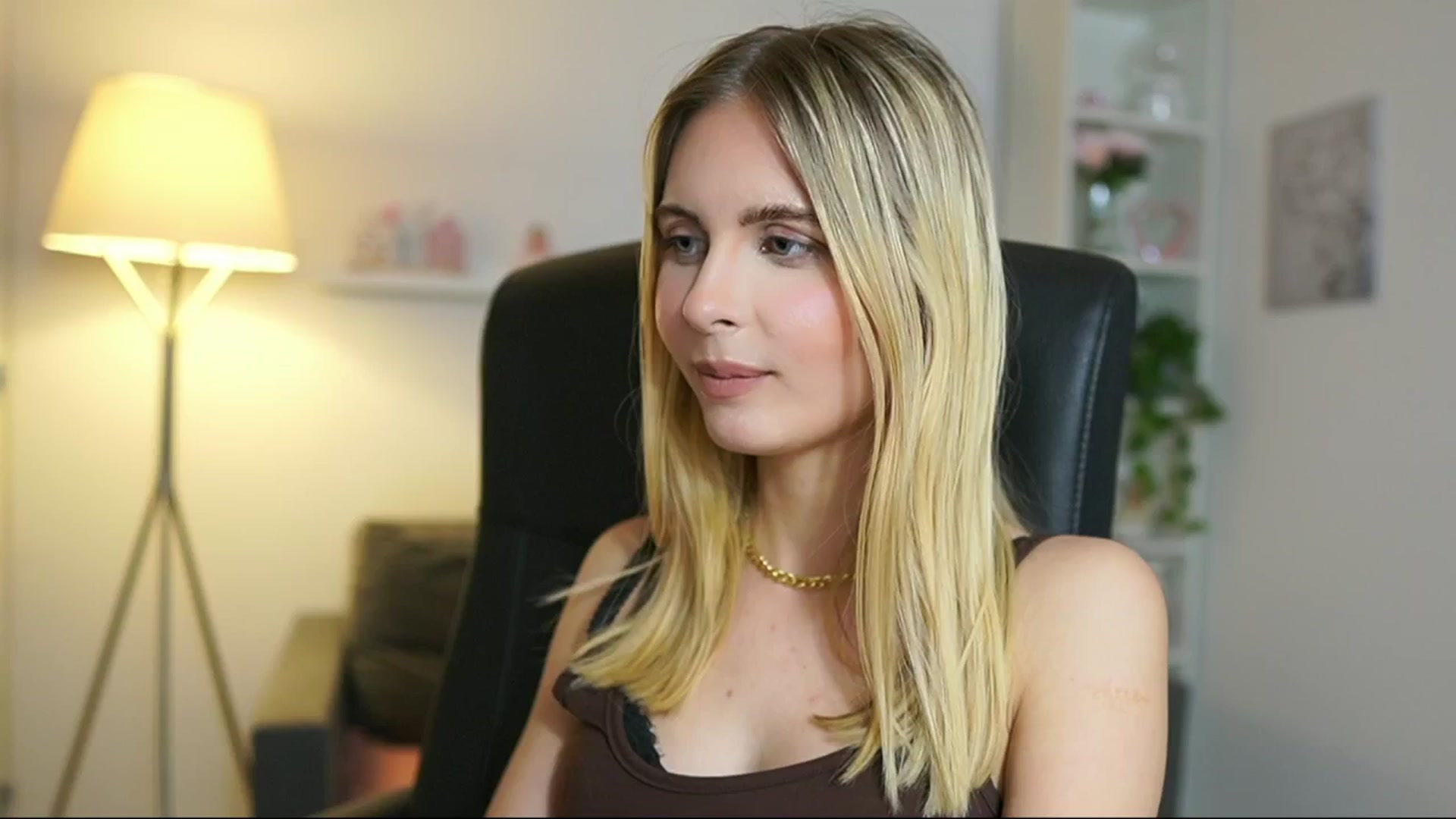Gallery image thumbnail from Catecrago_'s myfreecams stream on, 05/29/2025, 15:32 image 16 of 20