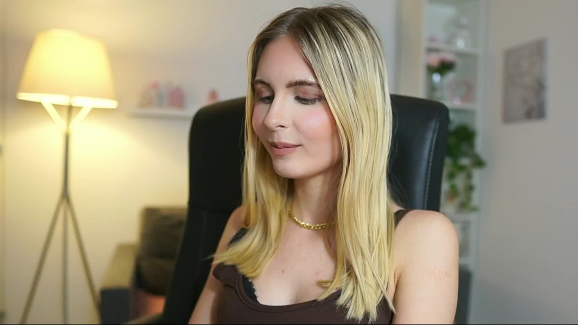 Gallery image thumbnail from Catecrago_'s myfreecams stream on, 05/29/2025, 15:32 image 14 of 20