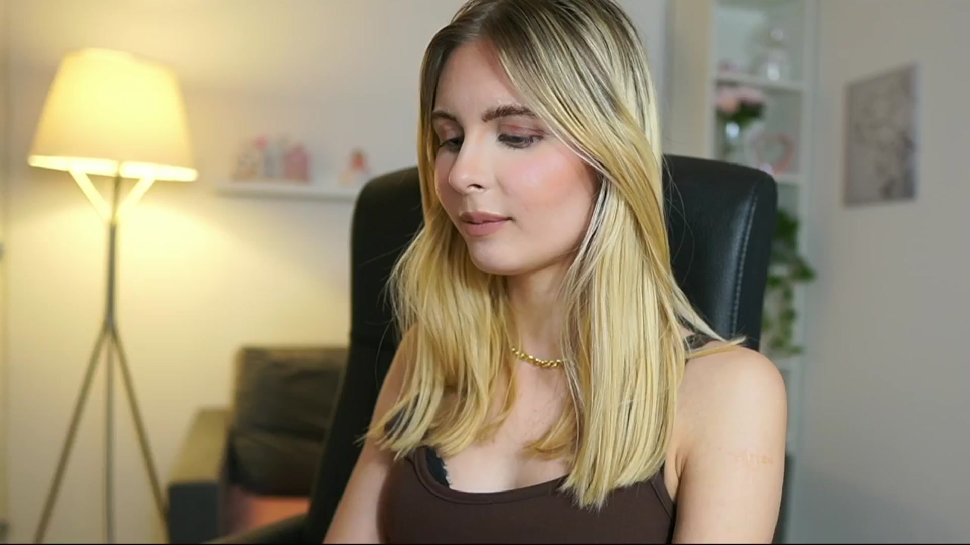 Gallery image thumbnail from Catecrago_'s myfreecams stream on, 05/29/2025, 15:32 image 1 of 20
