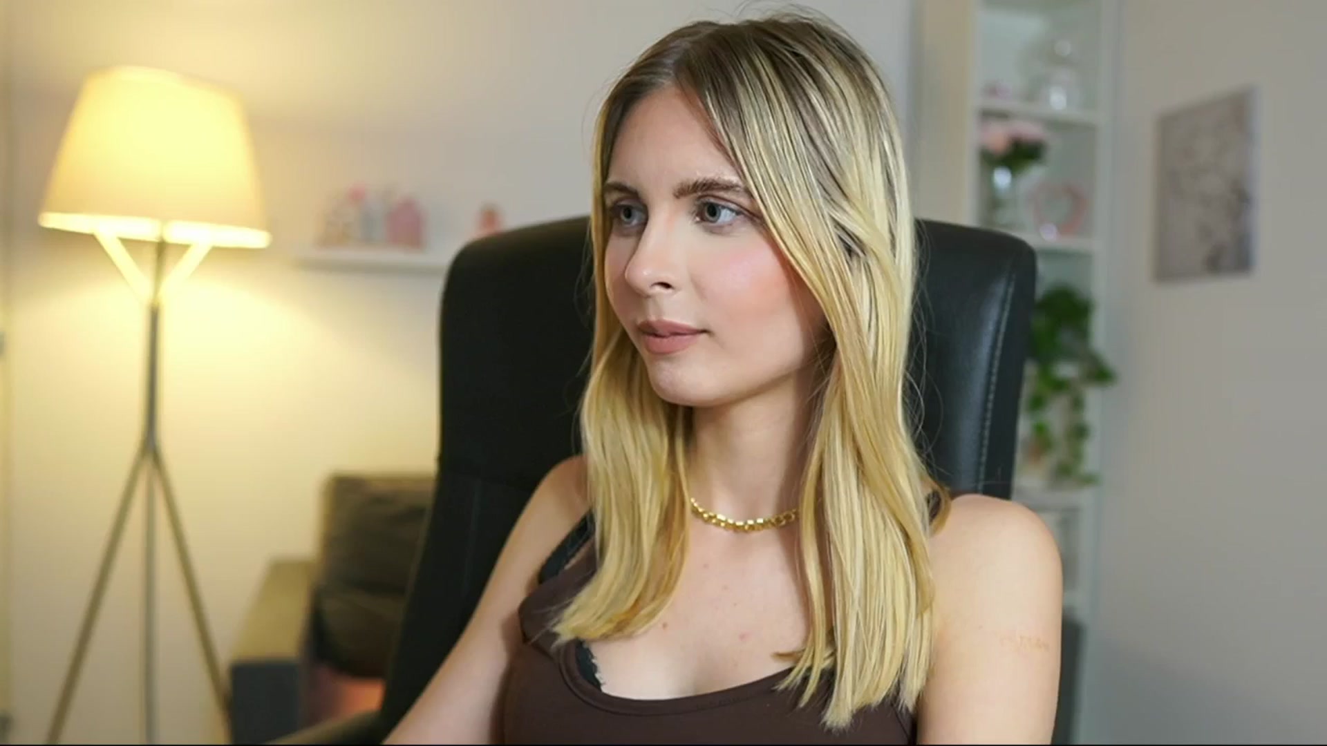 Gallery image thumbnail from Catecrago_'s myfreecams stream on, 05/29/2025, 15:32 image 7 of 20