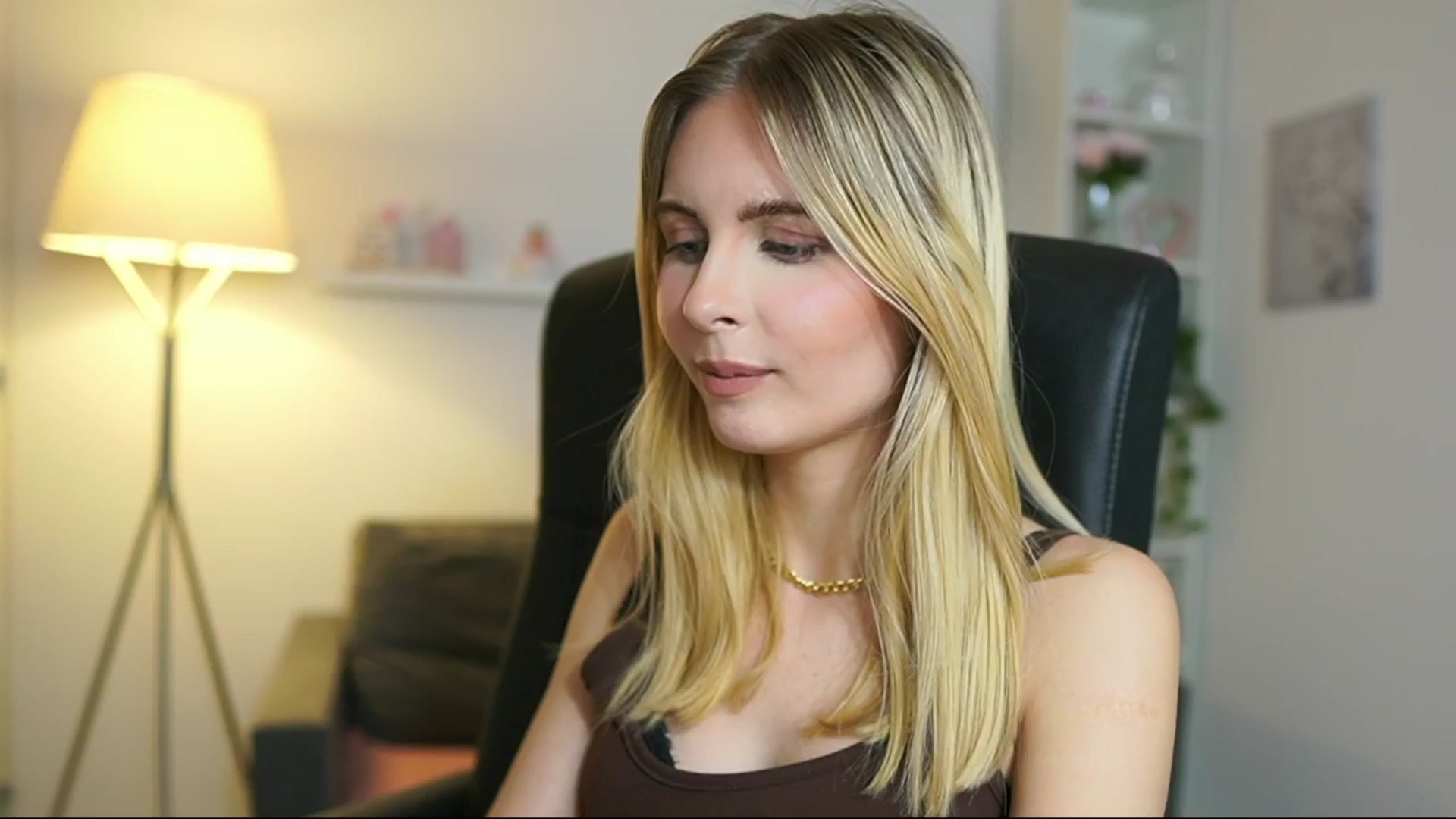 Gallery image thumbnail from Catecrago_'s myfreecams stream on, 05/29/2025, 15:32 image 5 of 20