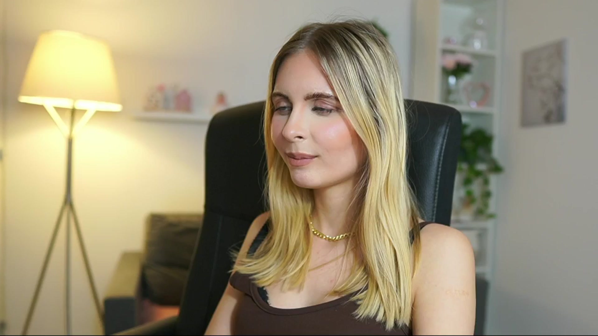 Gallery image thumbnail from Catecrago_'s myfreecams stream on, 05/29/2025, 17:50 image 15 of 20