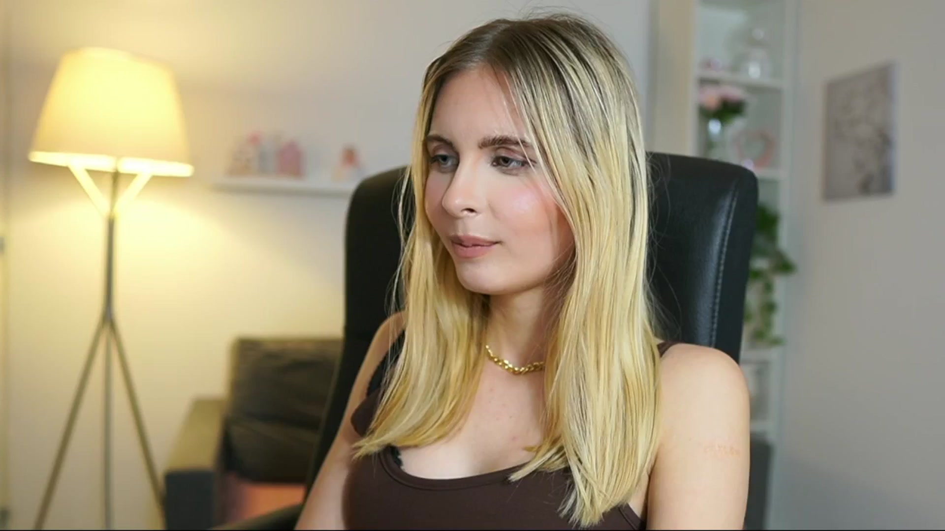 Gallery image thumbnail from Catecrago_'s myfreecams stream on, 05/29/2025, 17:50 image 9 of 20