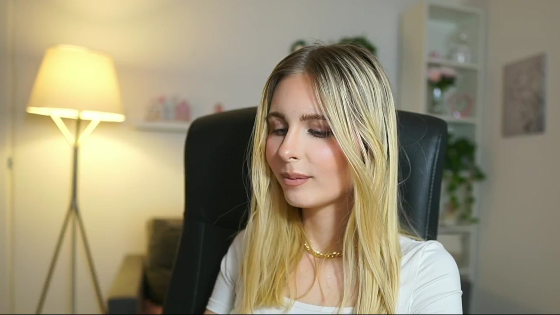 Gallery image thumbnail from Catecrago_'s myfreecams stream on, 05/30/2025, 14:29 image 4 of 20