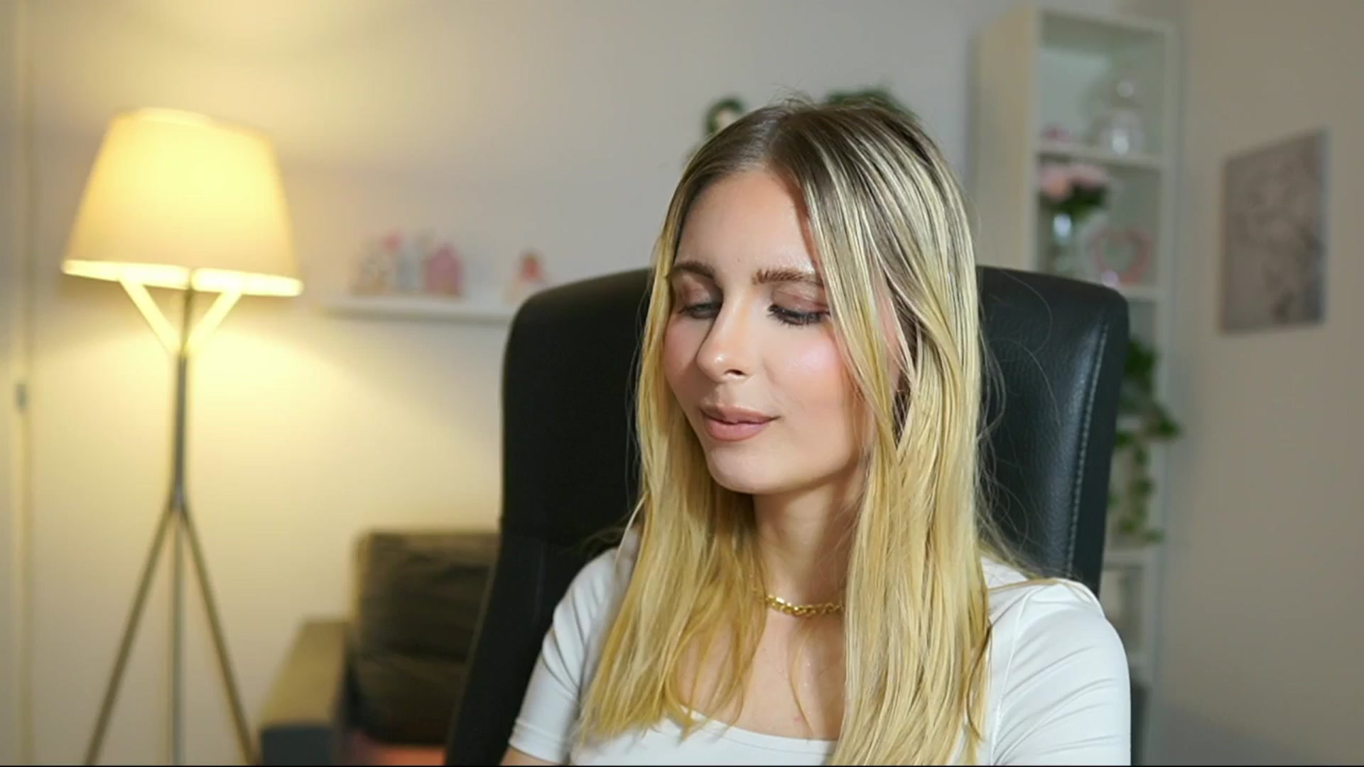 Gallery image thumbnail from Catecrago_'s myfreecams stream on, 05/30/2025, 14:29 image 6 of 20