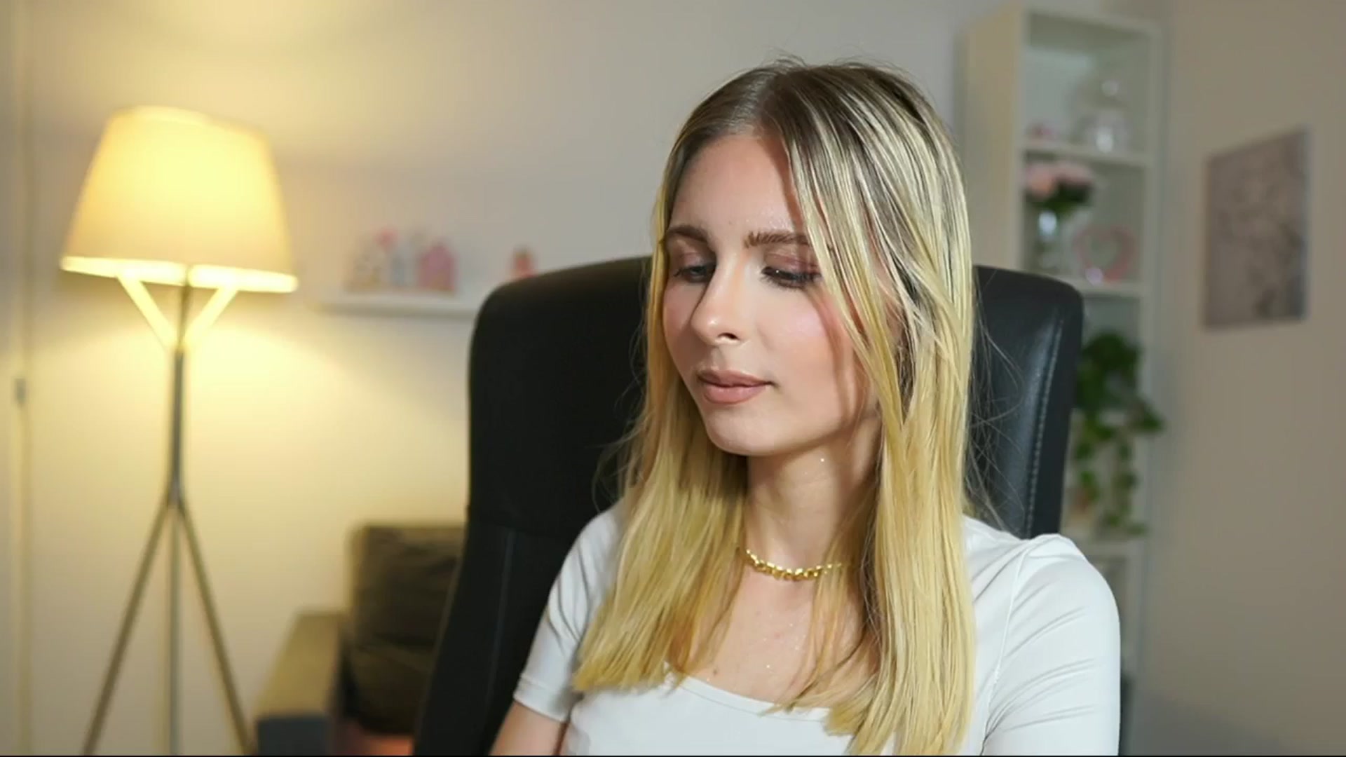 Gallery image thumbnail from Catecrago_'s myfreecams stream on, 05/30/2025, 14:29 image 9 of 20