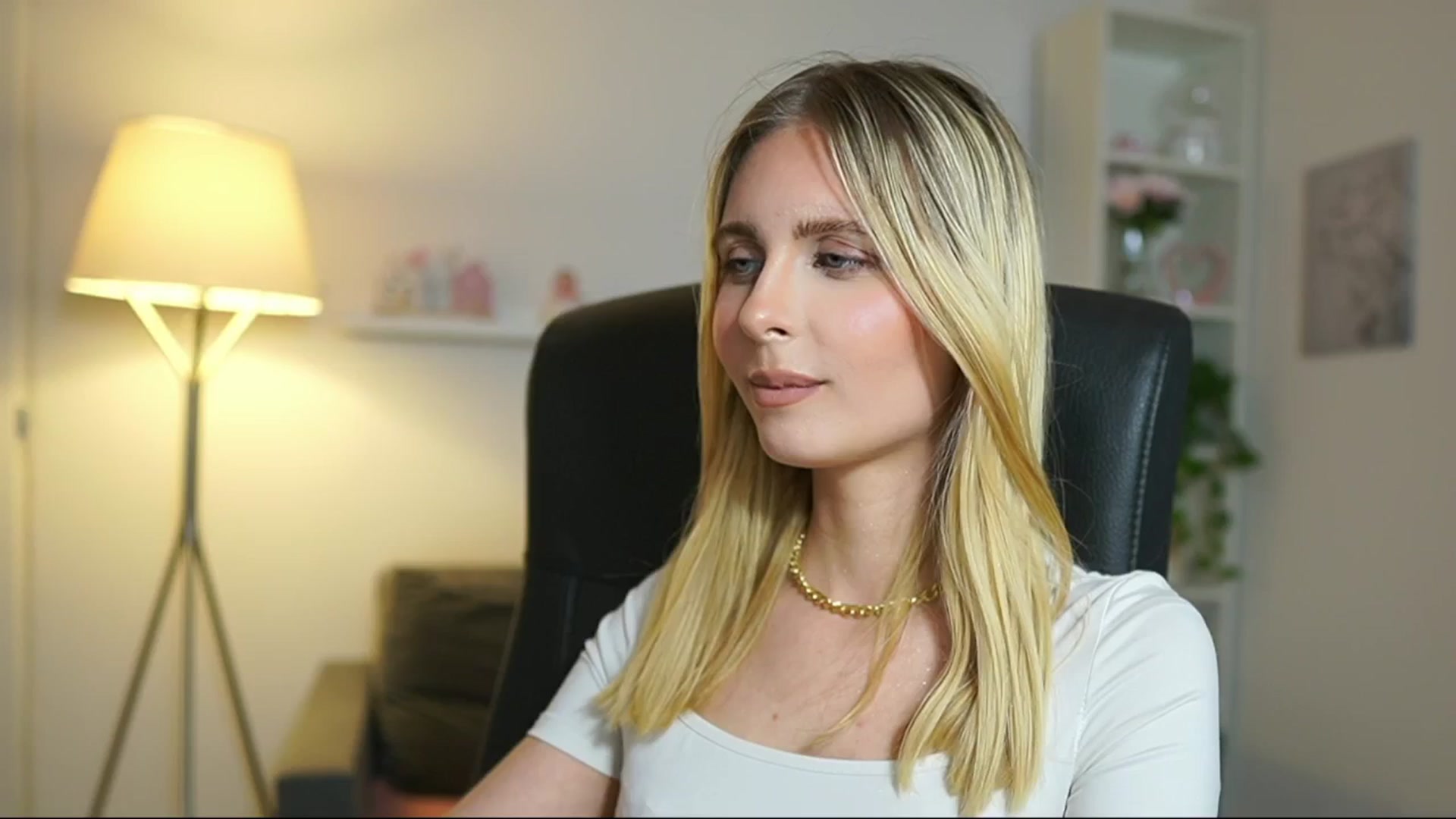 Gallery image thumbnail from Catecrago_'s myfreecams stream on, 05/30/2025, 14:29 image 12 of 20