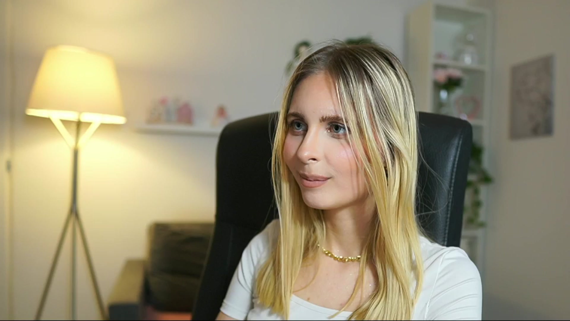 Gallery image thumbnail from Catecrago_'s myfreecams stream on, 05/30/2025, 14:29 image 17 of 20