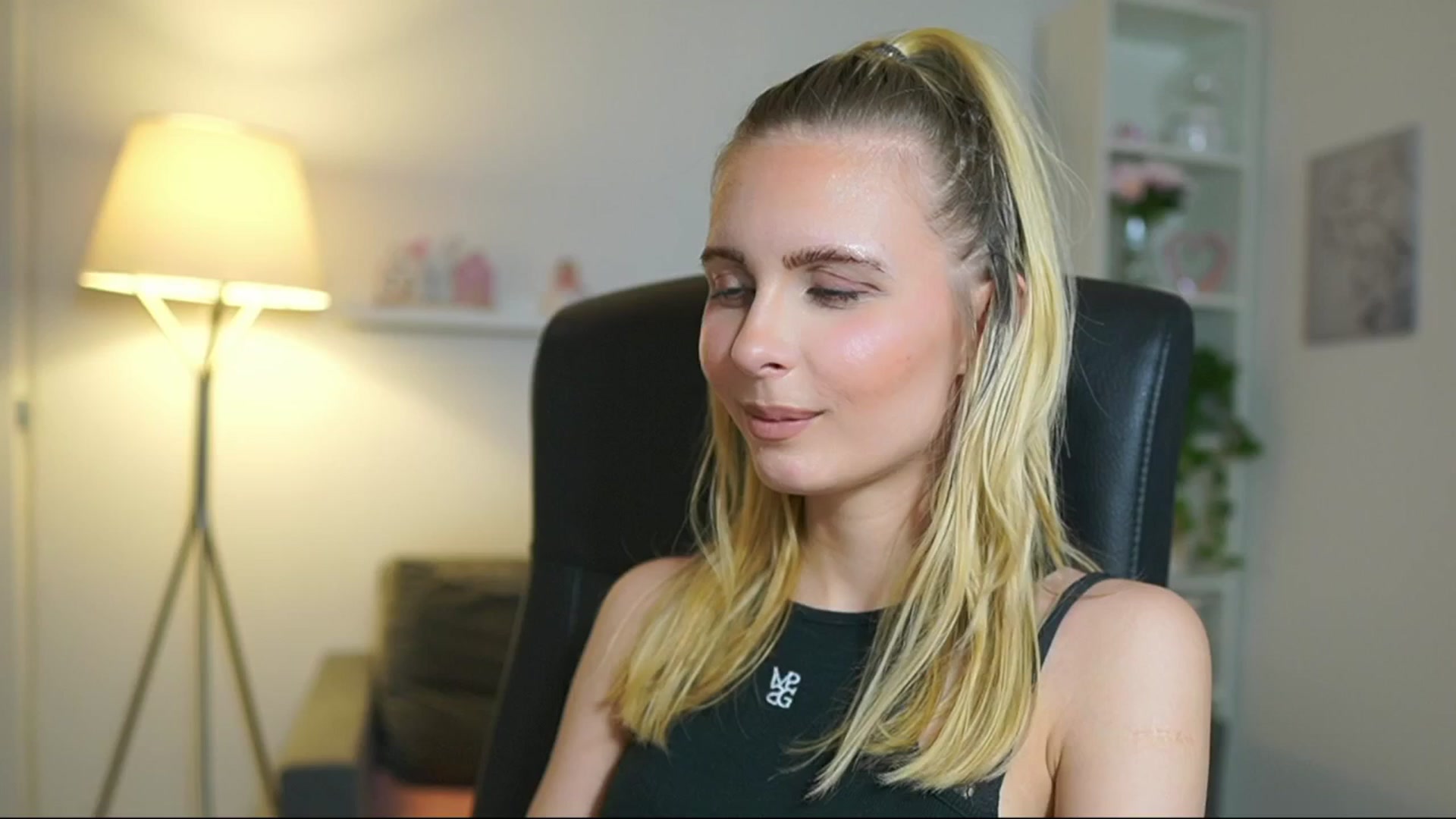 Gallery image thumbnail from Catecrago_'s myfreecams stream on, 06/02/2025, 14:16 image 3 of 20