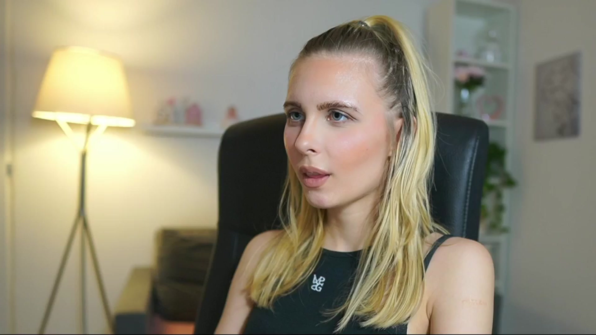 Gallery image thumbnail from Catecrago_'s myfreecams stream on, 06/02/2025, 14:16 image 13 of 20