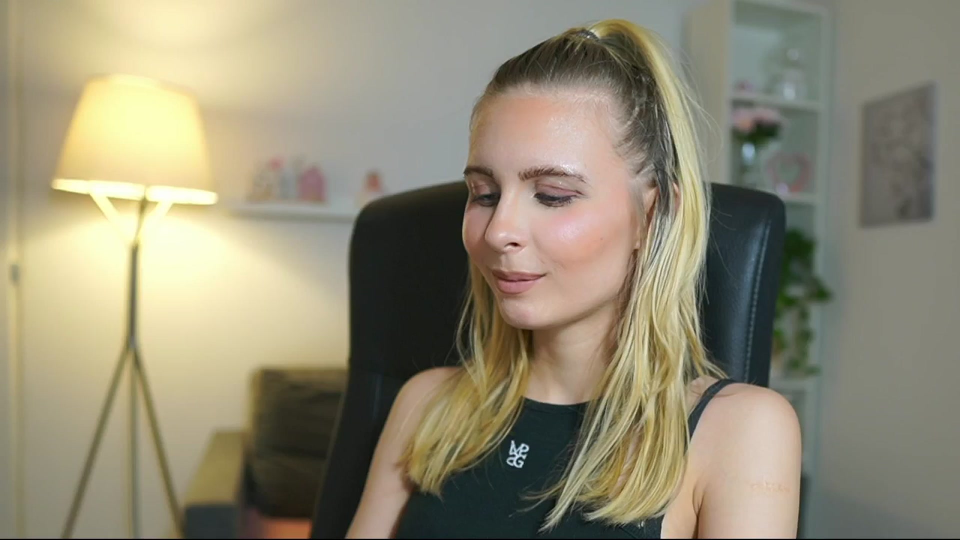 Gallery image thumbnail from Catecrago_'s myfreecams stream on, 06/02/2025, 14:16 image 6 of 20