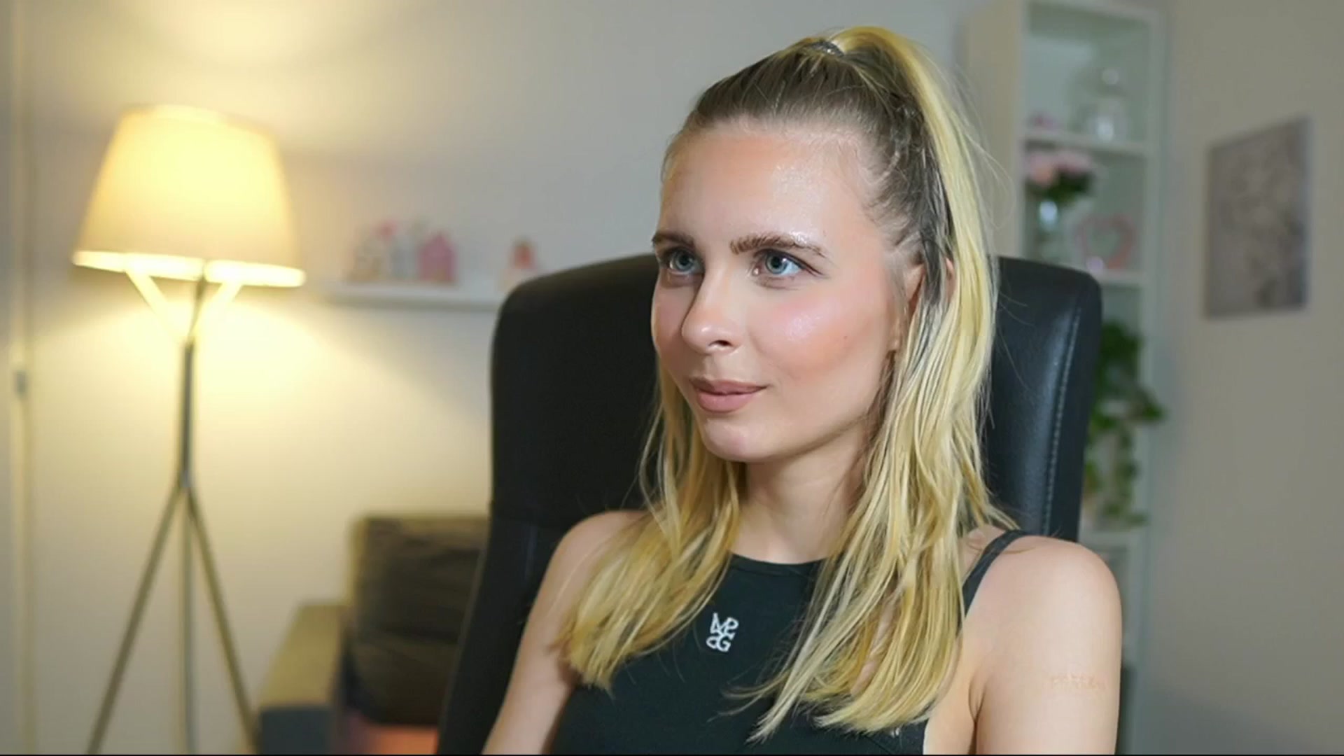 Gallery image thumbnail from Catecrago_'s myfreecams stream on, 06/02/2025, 14:16 image 5 of 20
