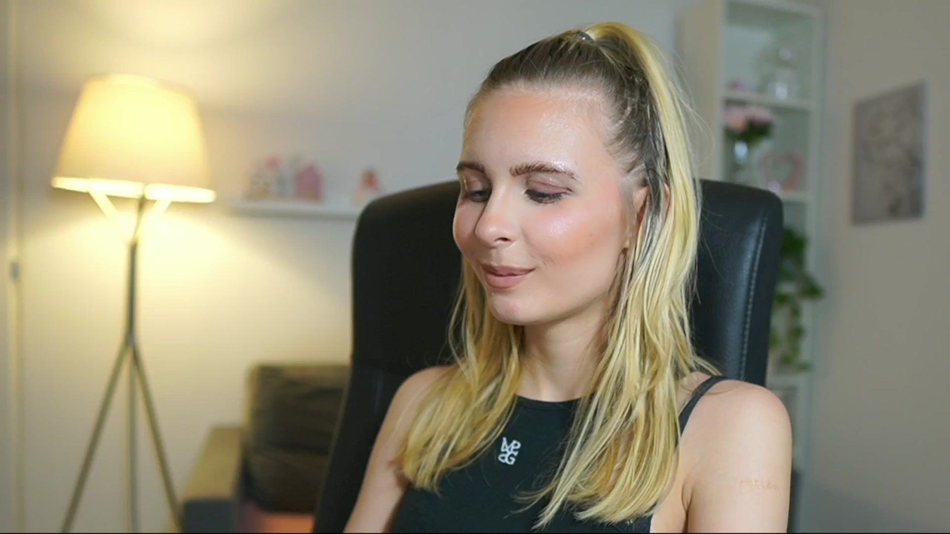 Gallery image thumbnail from Catecrago_'s myfreecams stream on, 06/02/2025, 14:16 image 12 of 20