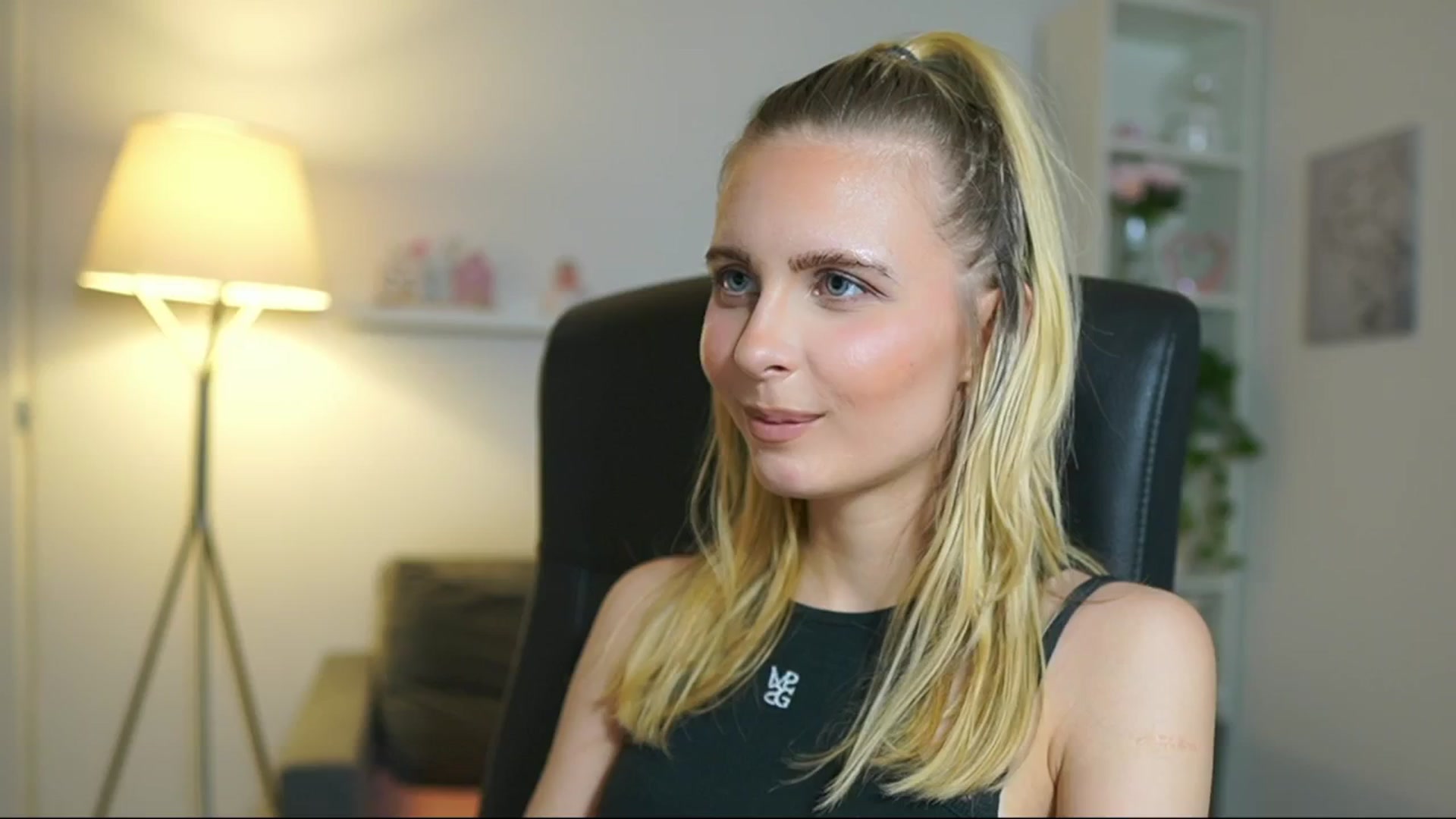 Gallery image thumbnail from Catecrago_'s myfreecams stream on, 06/02/2025, 14:16 image 10 of 20