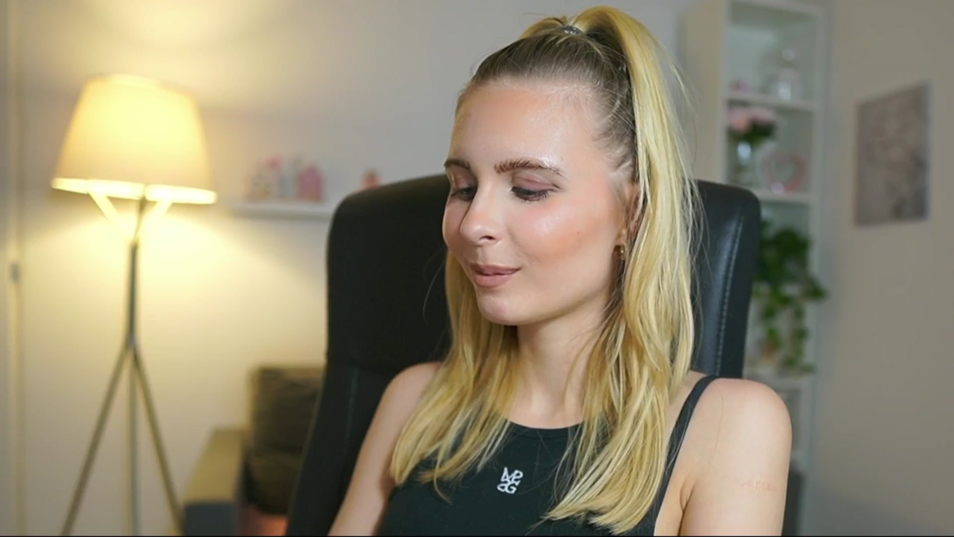 Gallery image thumbnail from Catecrago_'s myfreecams stream on, 06/02/2025, 15:05 image 7 of 20