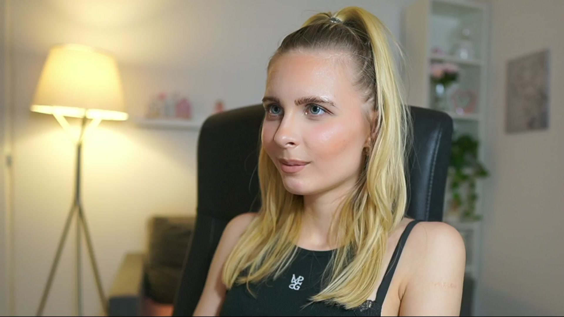 Gallery image thumbnail from Catecrago_'s myfreecams stream on, 06/02/2025, 15:05 image 1 of 20
