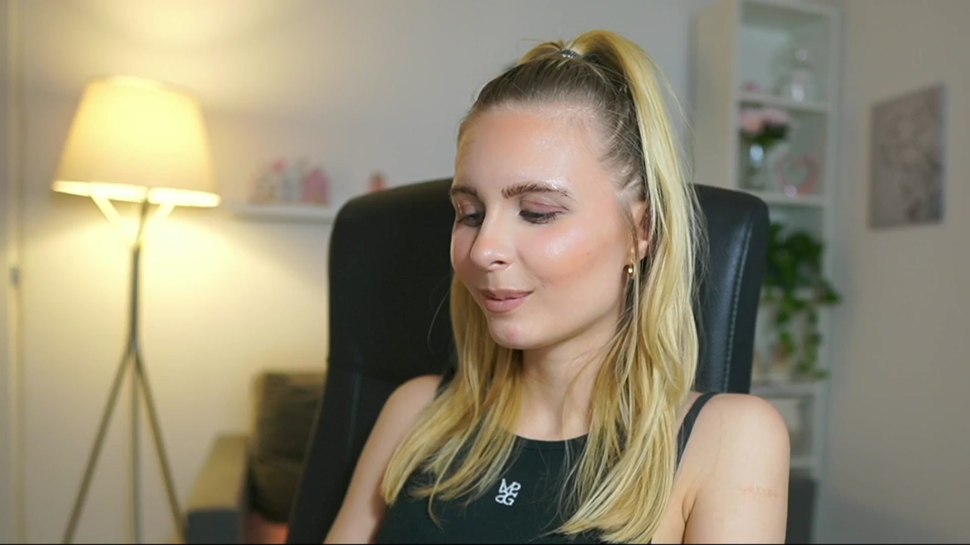 Gallery image thumbnail from Catecrago_'s myfreecams stream on, 06/02/2025, 15:05 image 16 of 20