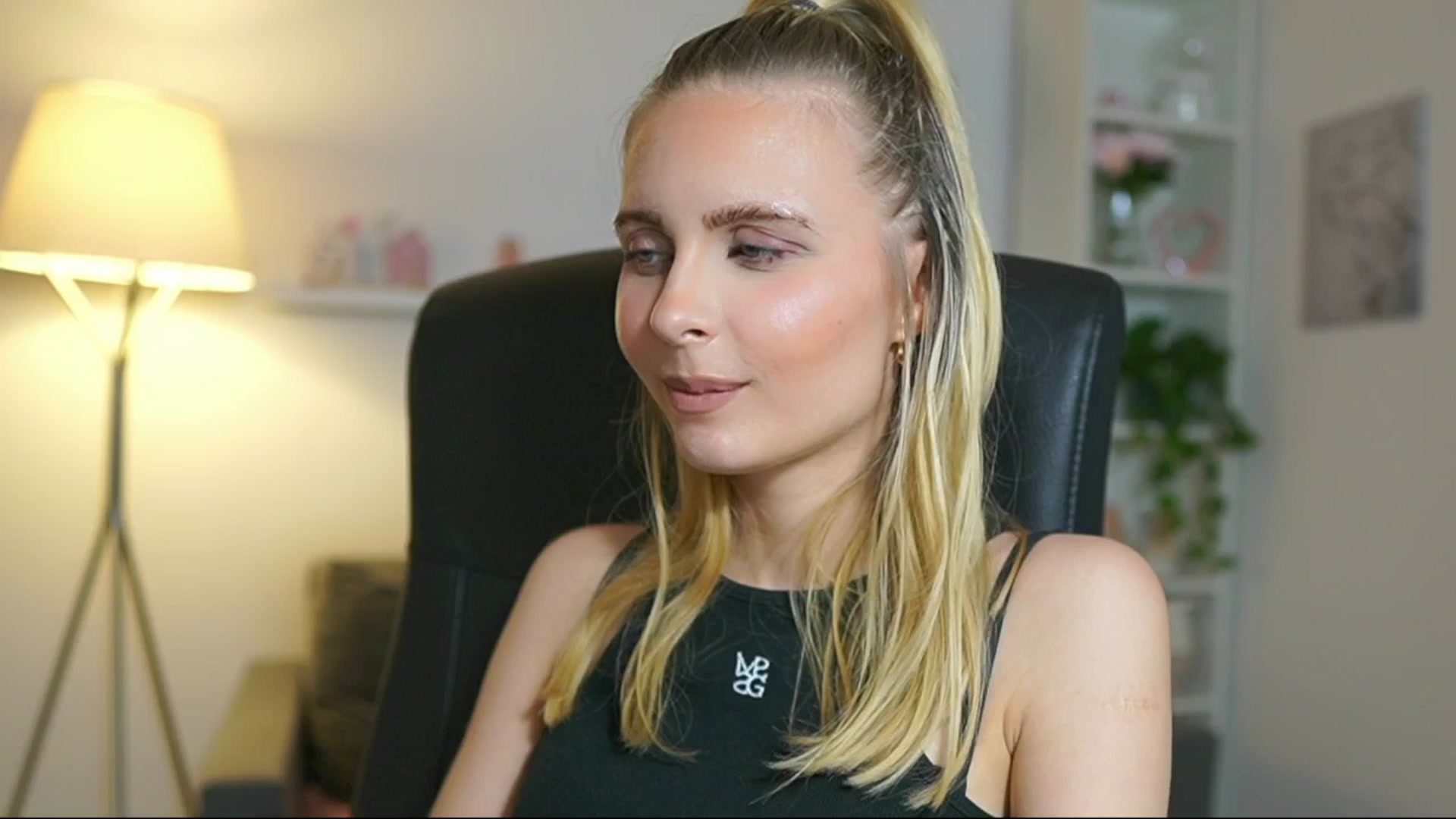 Gallery image thumbnail from Catecrago_'s myfreecams stream on, 06/02/2025, 18:05 image 5 of 20