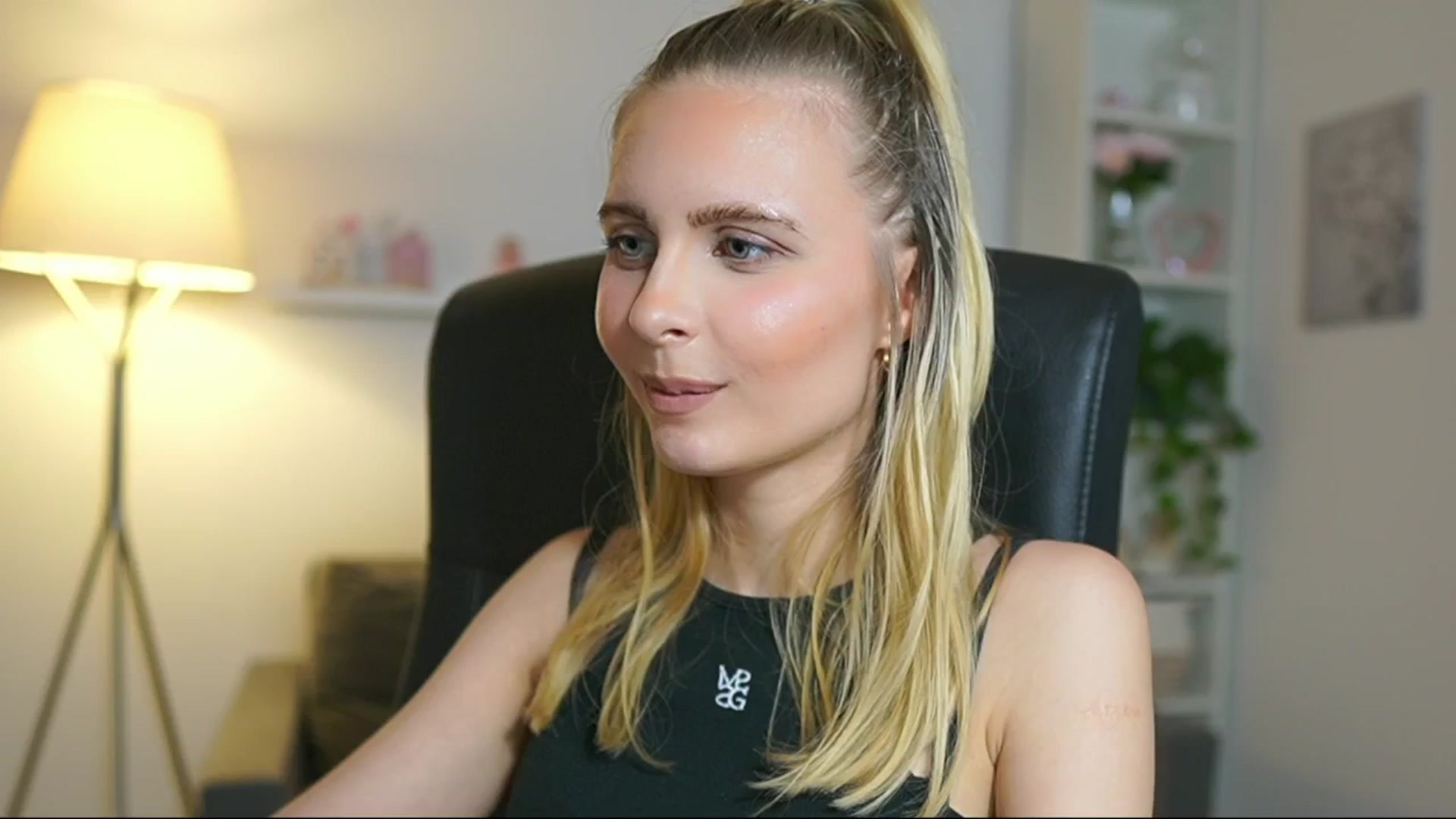 Gallery image thumbnail from Catecrago_'s myfreecams stream on, 06/02/2025, 18:05 image 6 of 20