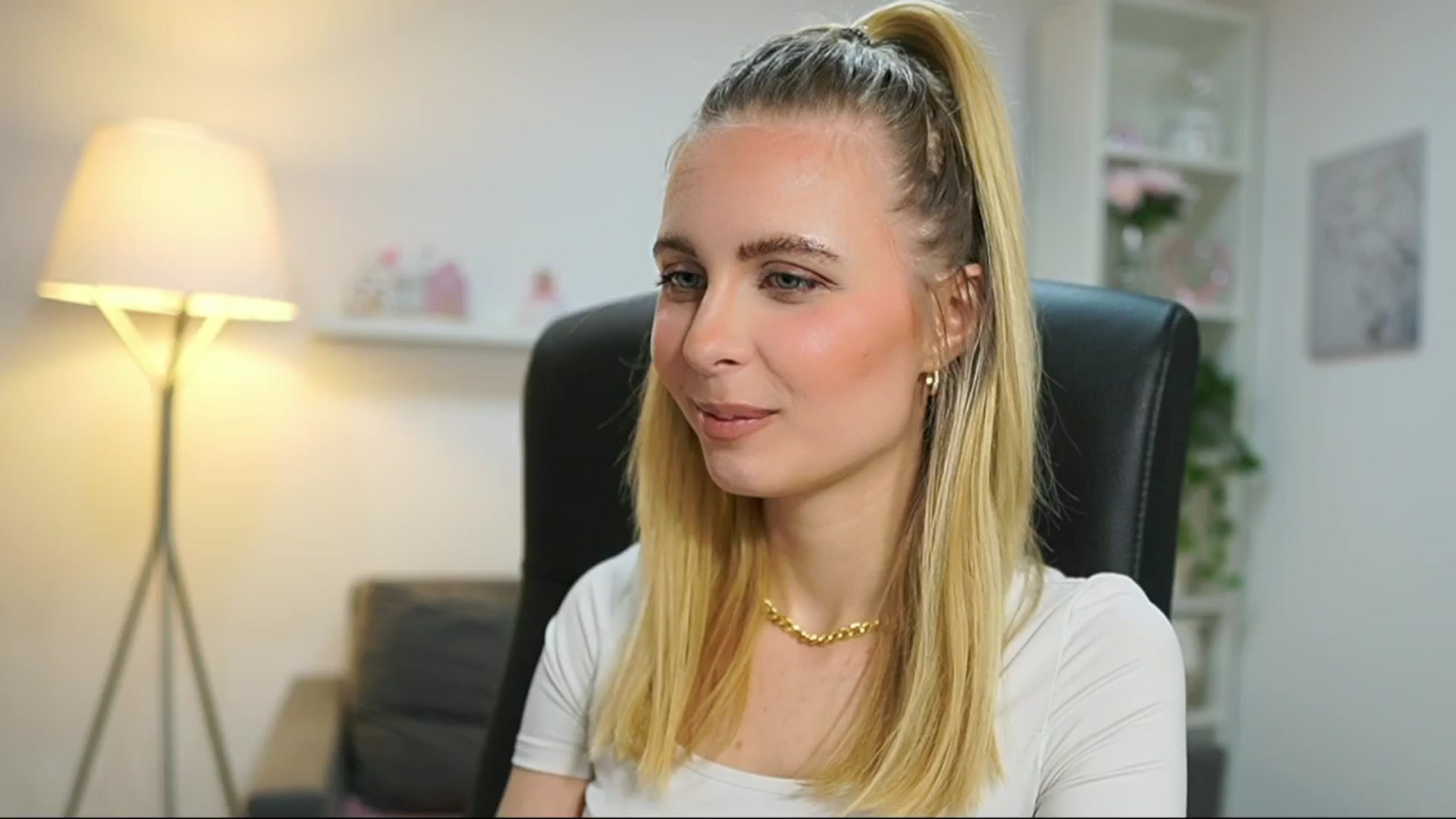 Gallery image thumbnail from Catecrago_'s myfreecams stream on, 06/03/2025, 08:51 image 2 of 20