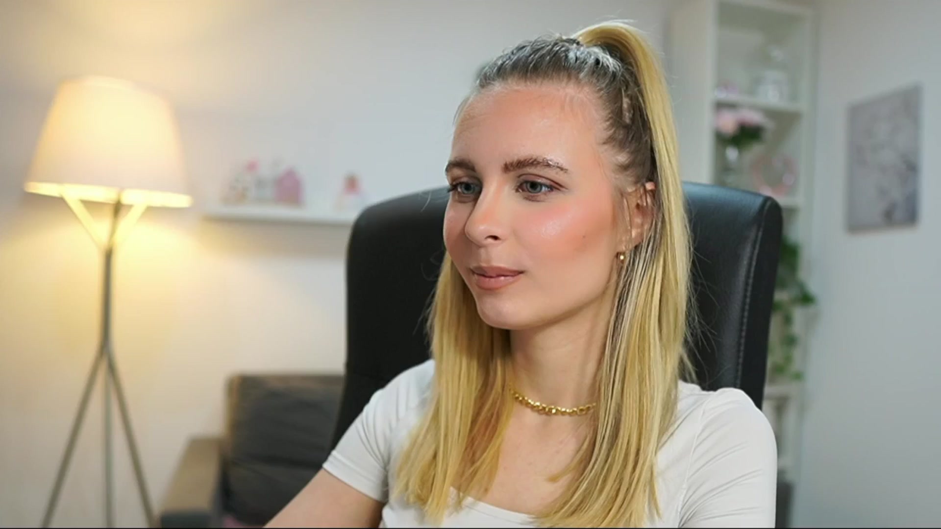 Gallery image thumbnail from Catecrago_'s myfreecams stream on, 06/03/2025, 08:51 image 15 of 20