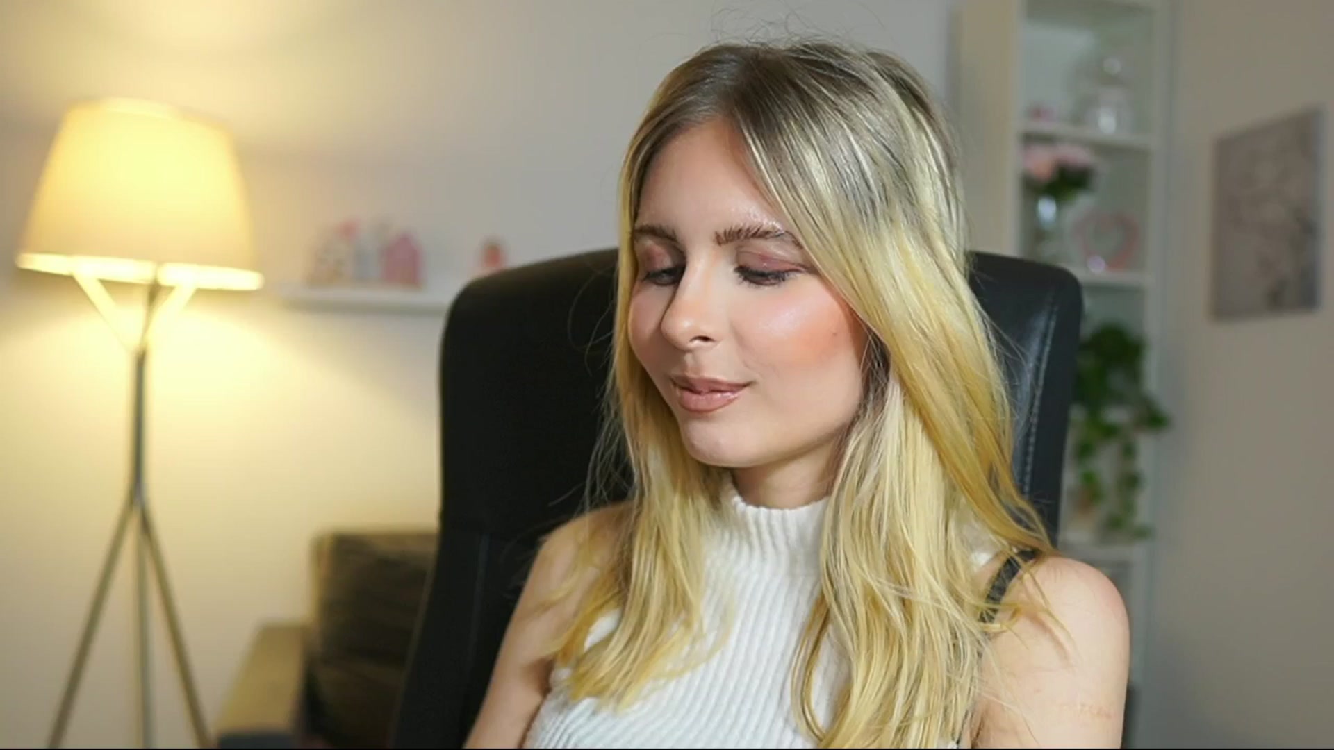 Gallery image thumbnail from Catecrago_'s myfreecams stream on, 06/04/2025, 11:08 image 20 of 20