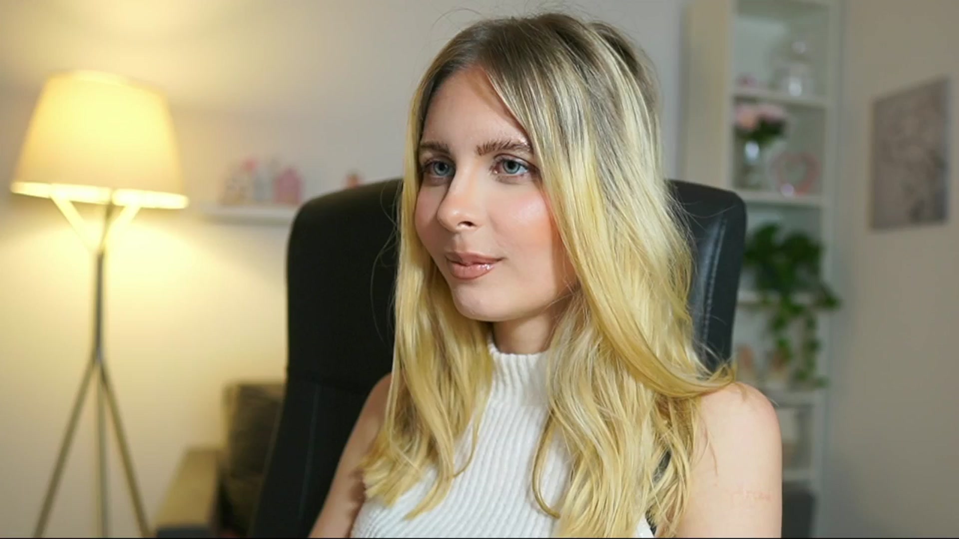 Gallery image thumbnail from Catecrago_'s myfreecams stream on, 06/04/2025, 11:08 image 14 of 20