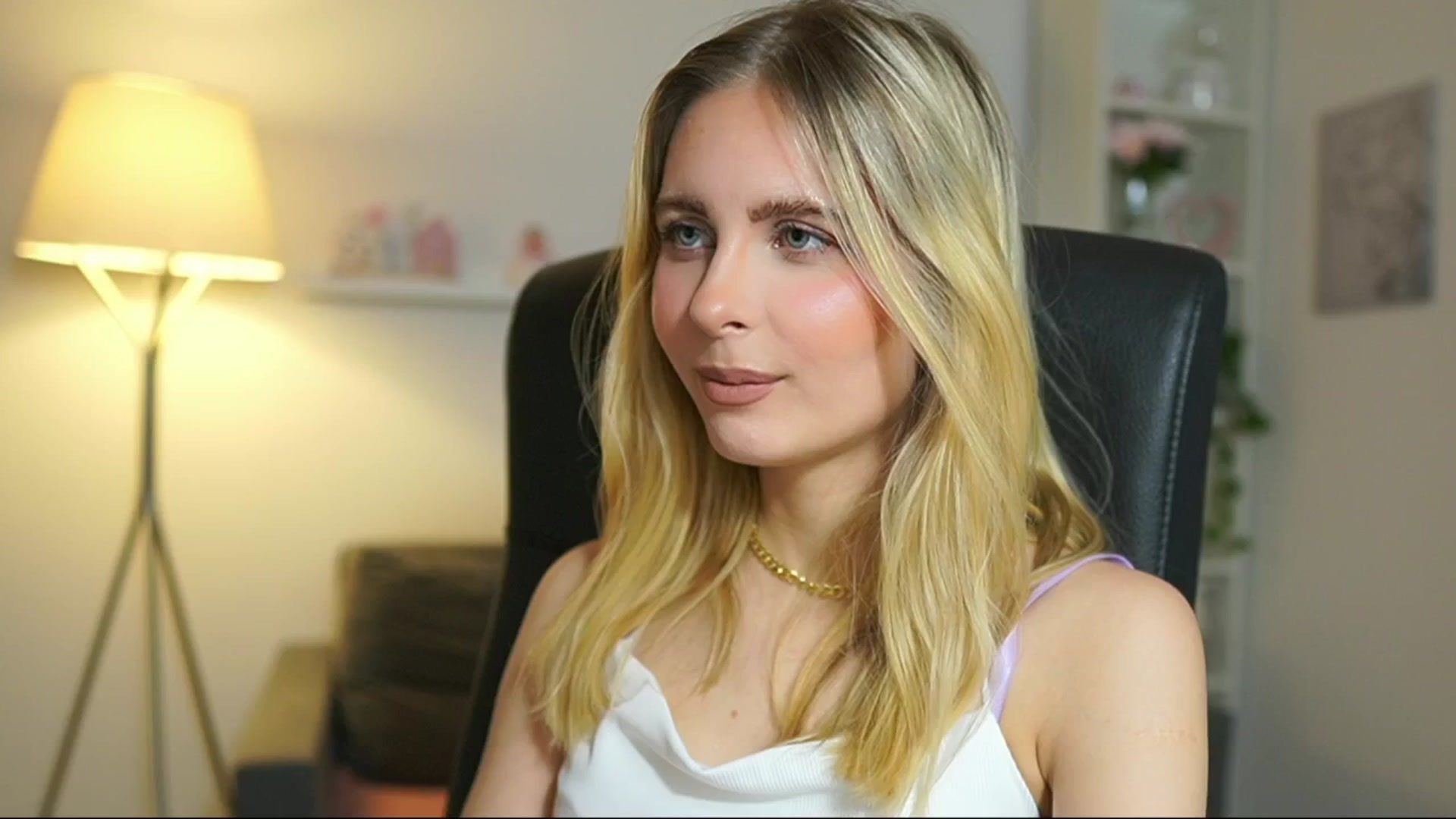Gallery image thumbnail from Catecrago_'s myfreecams stream on, 06/05/2025, 13:21 image 4 of 20