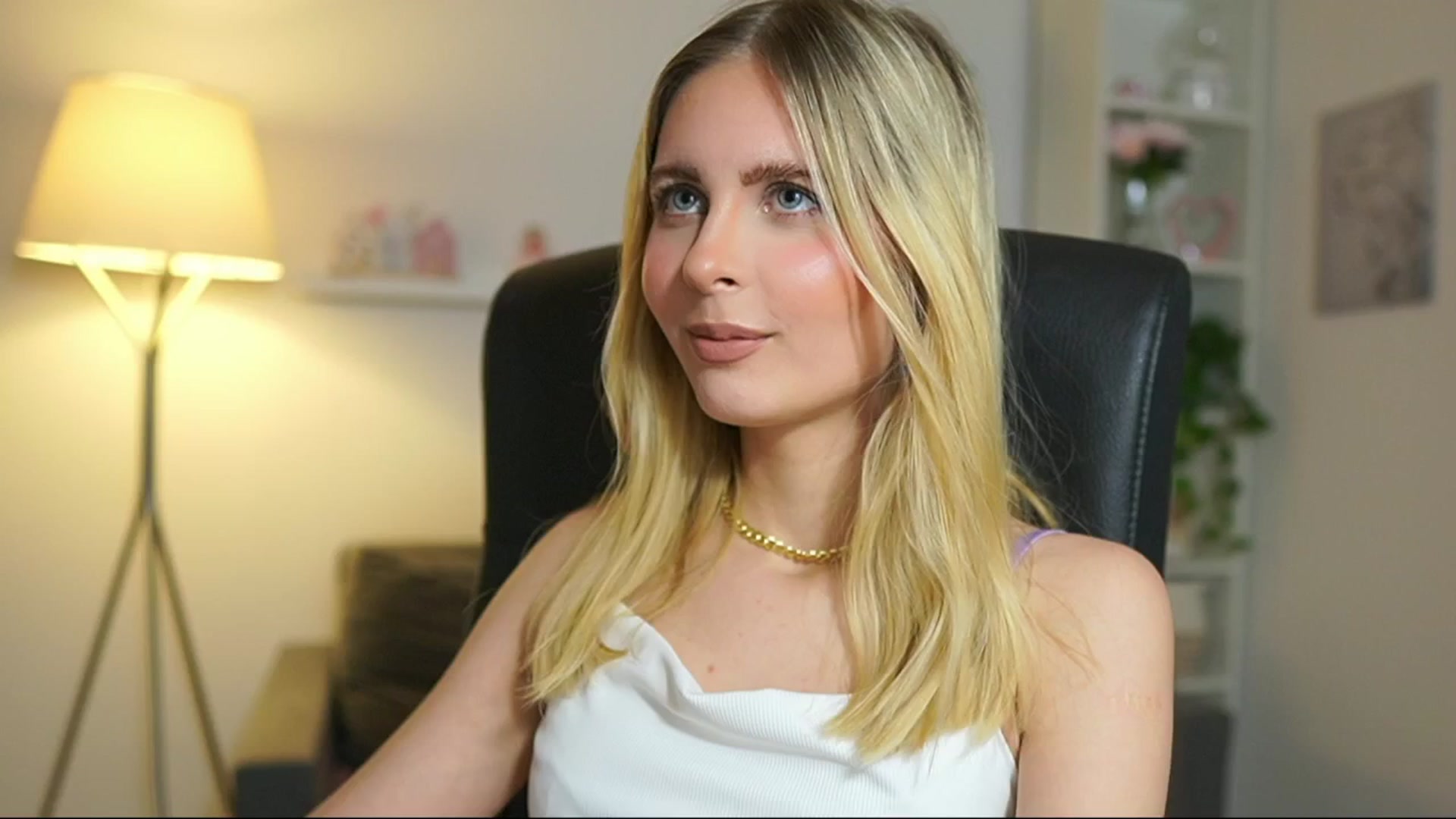 Gallery image thumbnail from Catecrago_'s myfreecams stream on, 06/05/2025, 13:21 image 8 of 20
