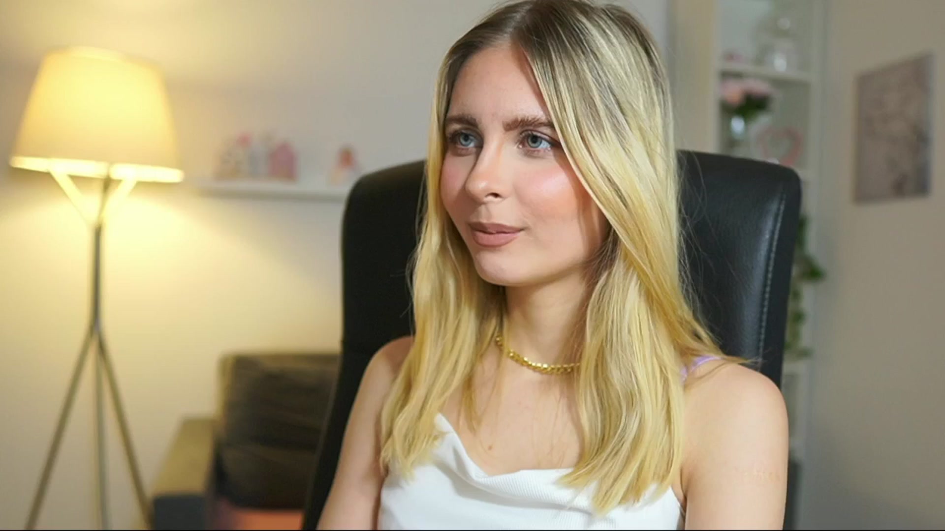 Gallery image thumbnail from Catecrago_'s myfreecams stream on, 06/05/2025, 13:21 image 10 of 20