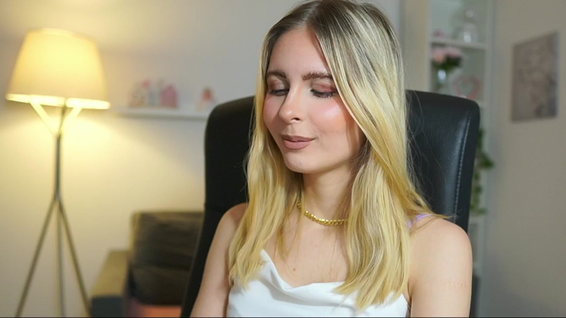 Gallery image thumbnail from Catecrago_'s myfreecams stream on, 06/05/2025, 13:21 image 11 of 20