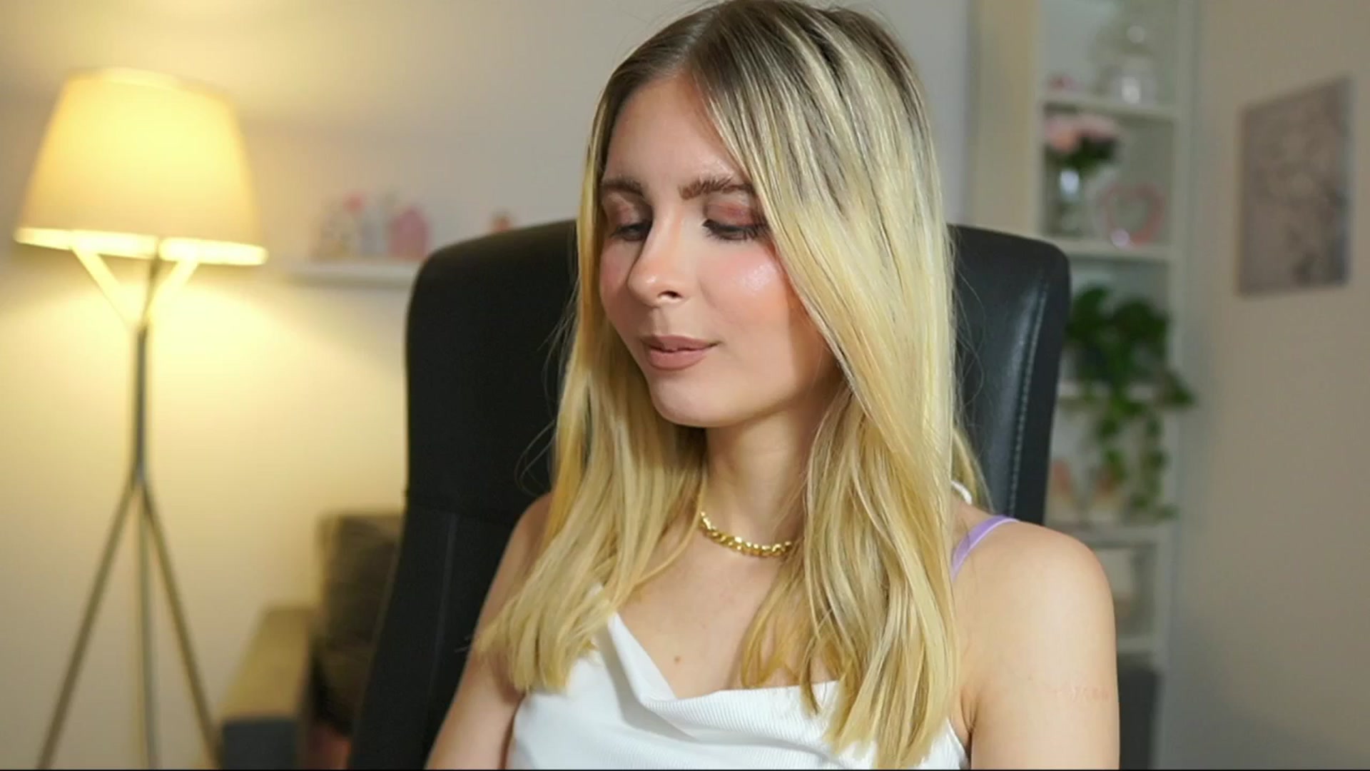 Gallery image thumbnail from Catecrago_'s myfreecams stream on, 06/05/2025, 14:09 image 18 of 20