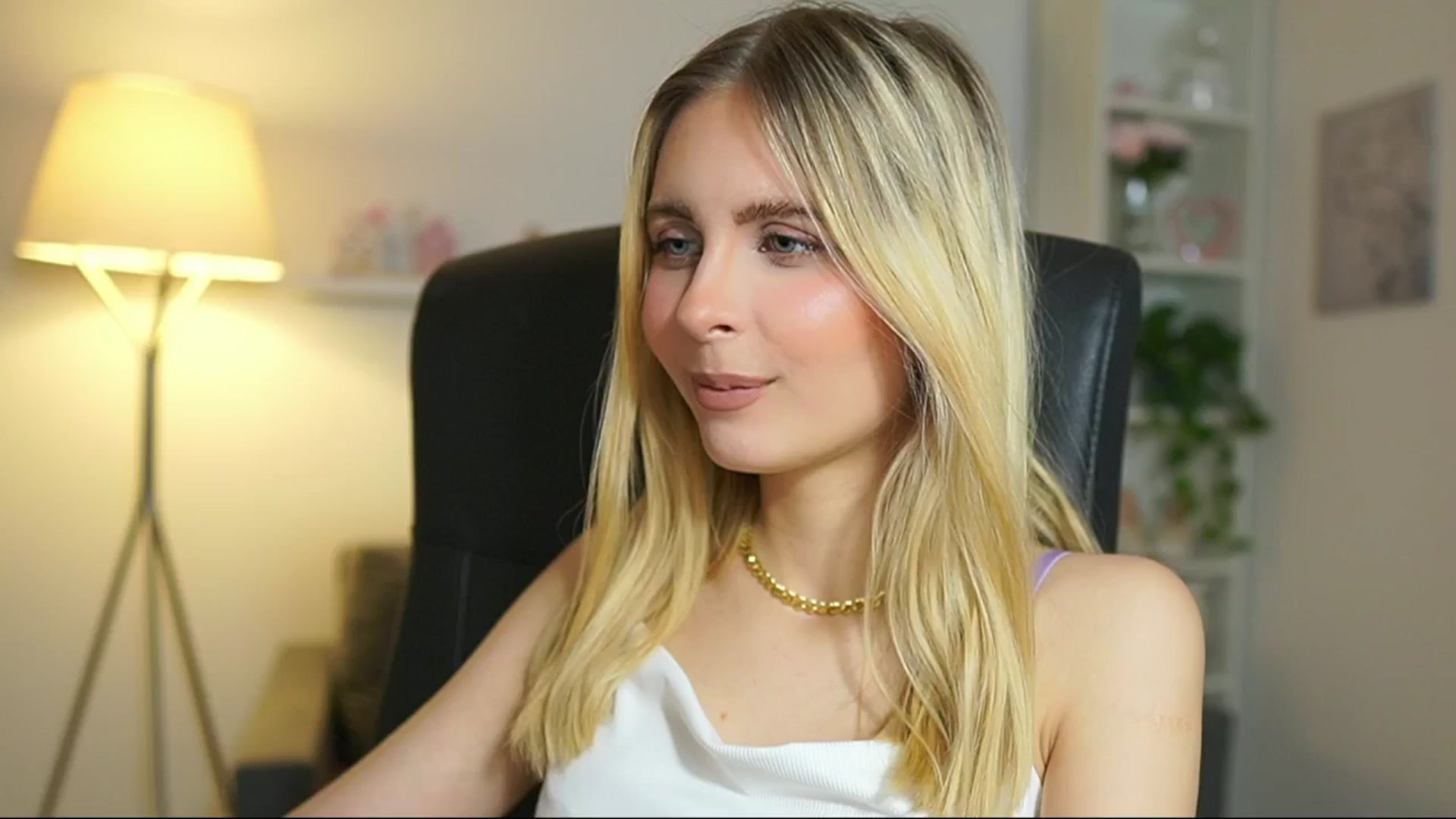 Gallery image thumbnail from Catecrago_'s myfreecams stream on, 06/05/2025, 14:09 image 6 of 20