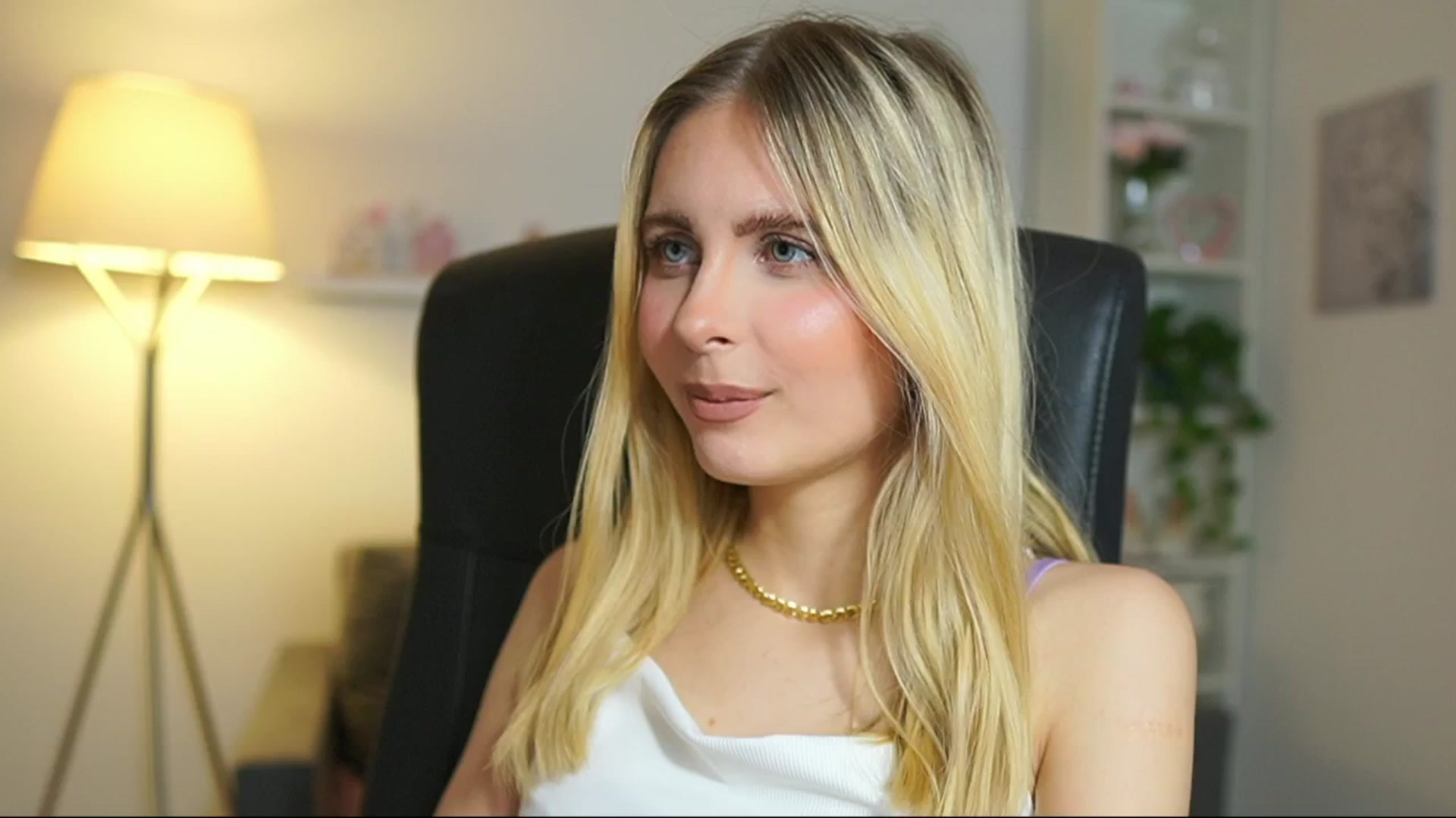 Gallery image thumbnail from Catecrago_'s myfreecams stream on, 06/05/2025, 14:09 image 9 of 20