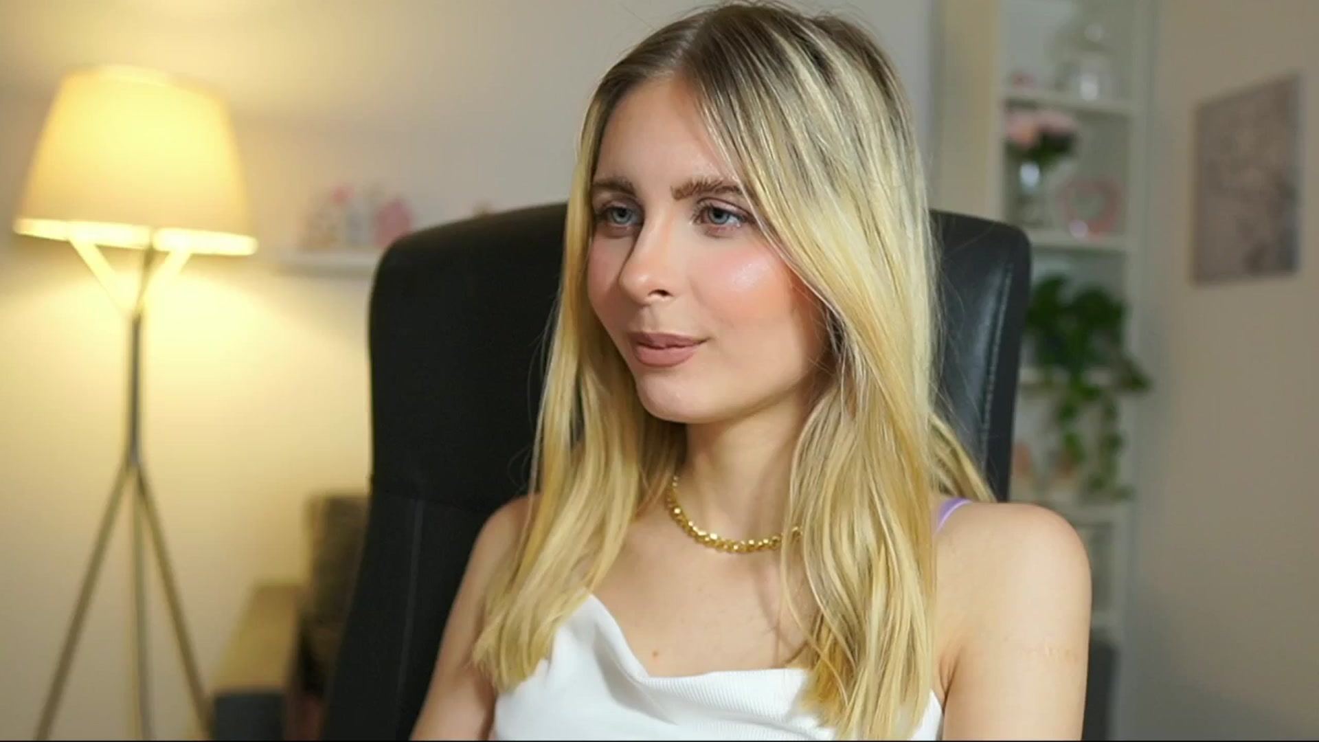 Gallery image thumbnail from Catecrago_'s myfreecams stream on, 06/05/2025, 14:09 image 5 of 20